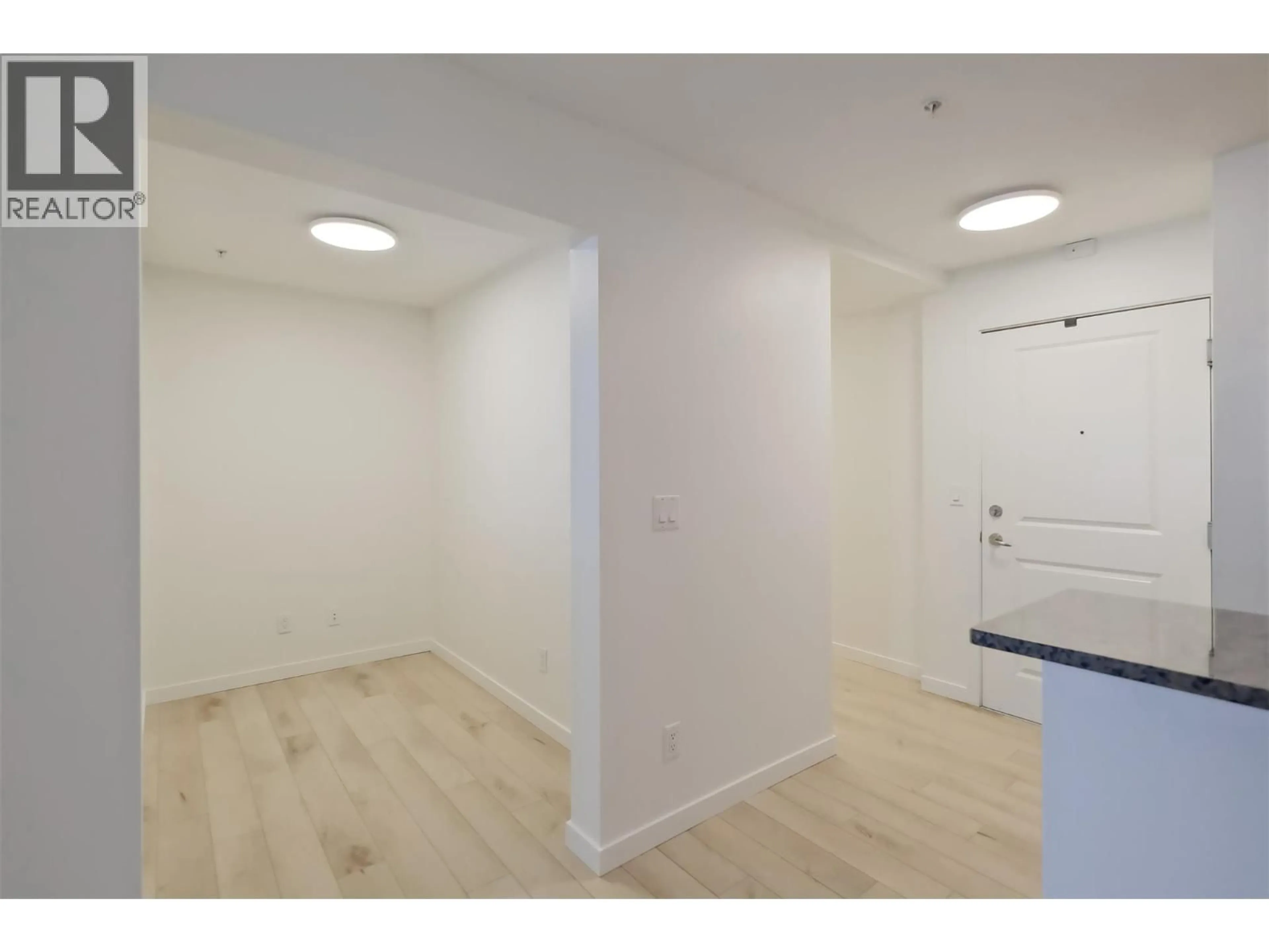 A pic of a room for 202 - 571 YATES ROAD, Kelowna British Columbia V1V2V5