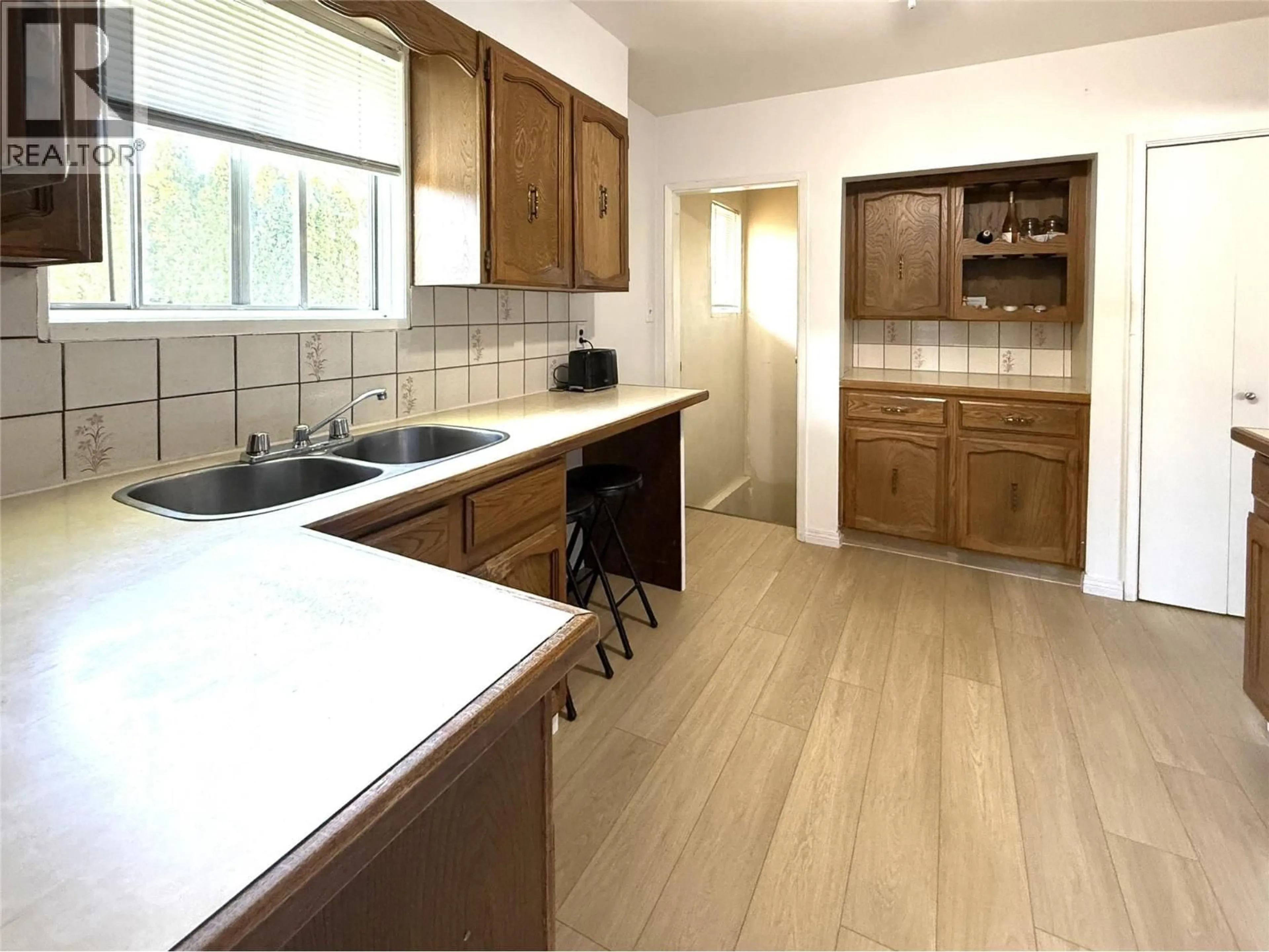Standard kitchen, unknown for 1359 HAMILTON STREET, Kamloops British Columbia V2B2V3