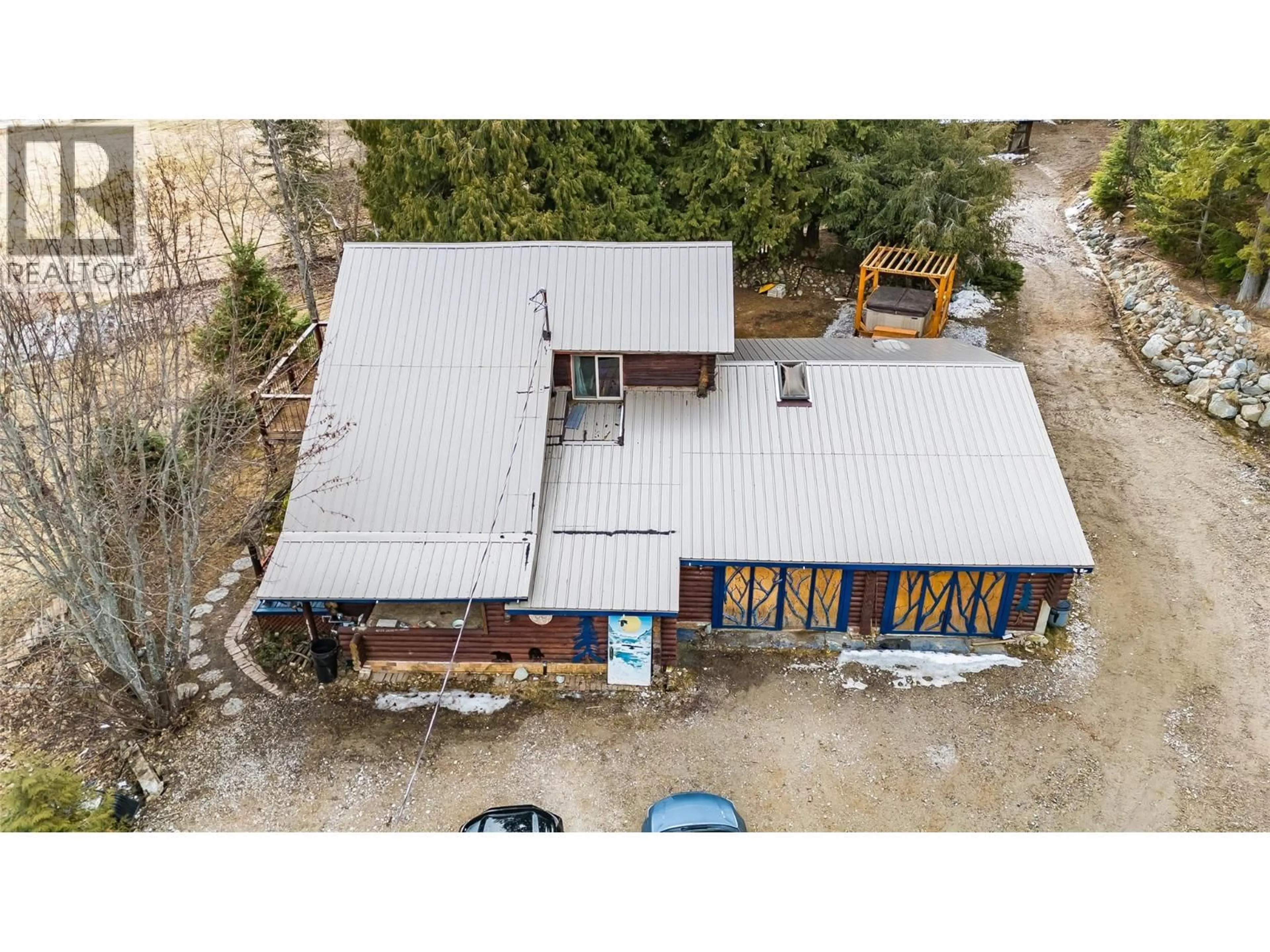 A pic from outside/outdoor area/front of a property/back of a property/a pic from drone, building for 4229 CASINO ROAD, Trail British Columbia V1R4X3