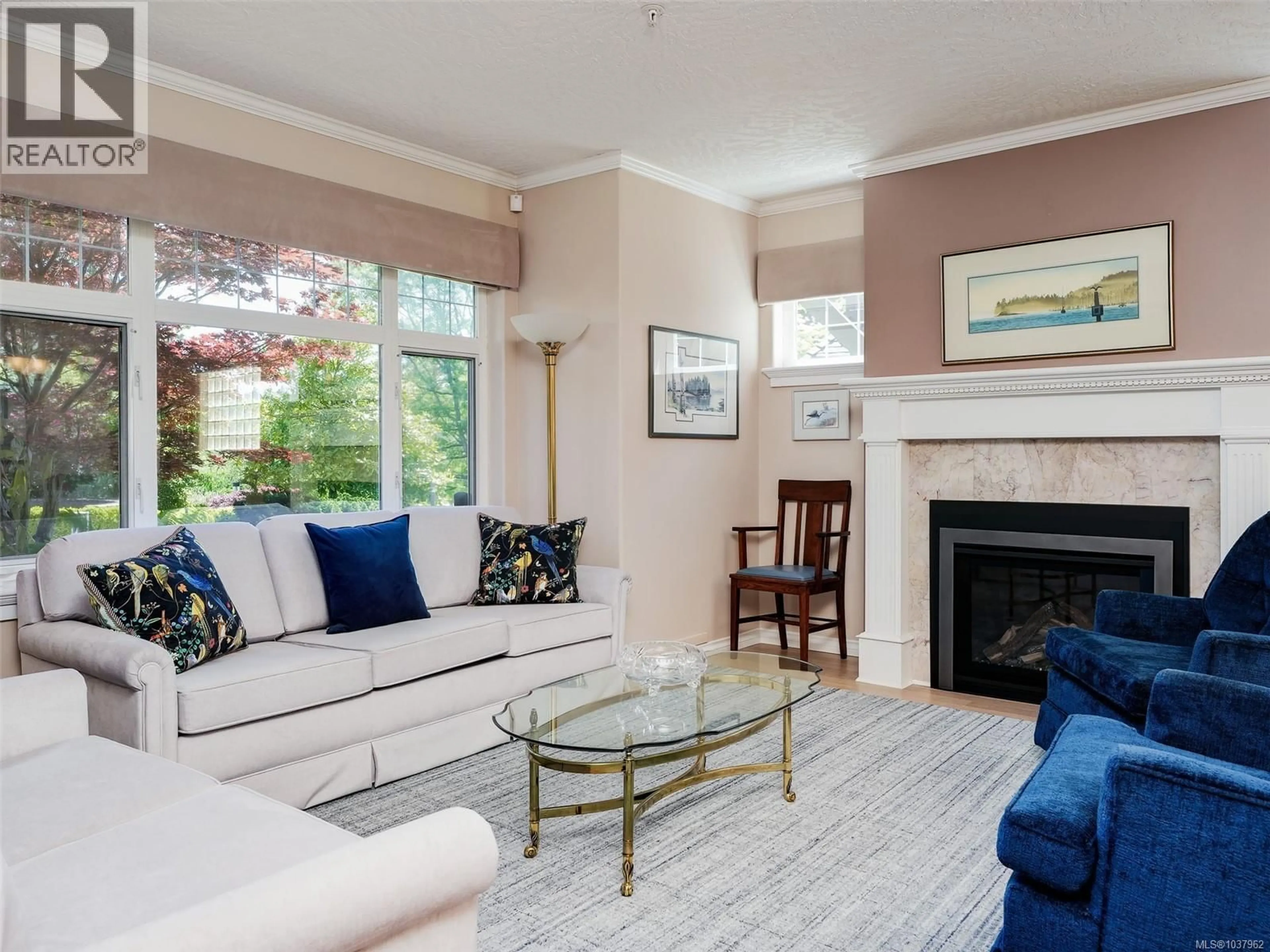 Living room with furniture, unknown for 113 - 4490 CHATTERTON WAY, Saanich British Columbia V8X5H7