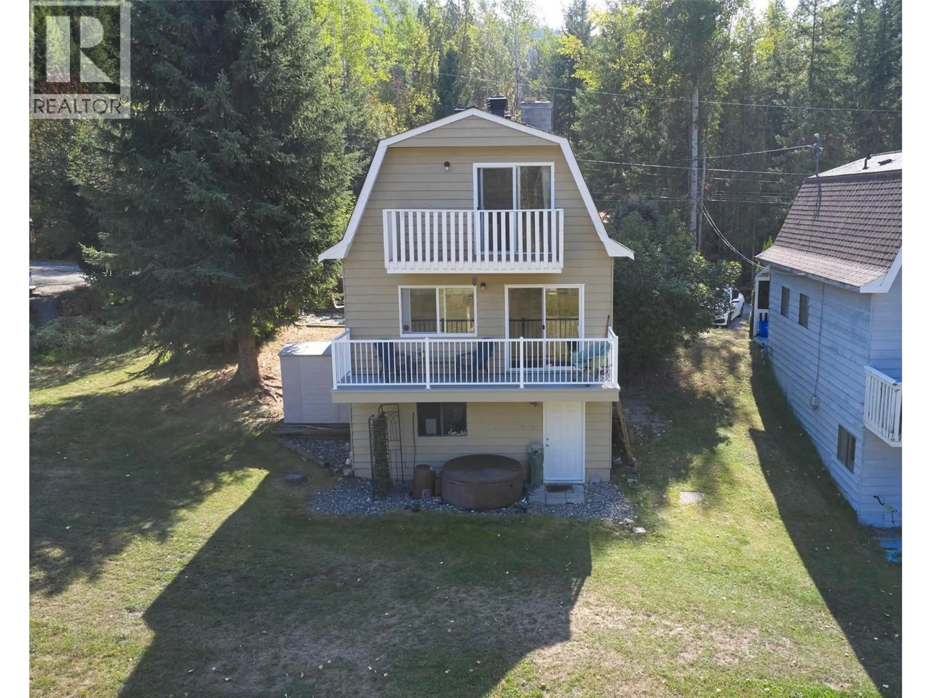 A pic from outside/outdoor area/front of a property/back of a property/a pic from drone, water/lake/river/ocean view for 18 - 7171 DIXON DAM ROAD, Vernon British Columbia V1B3P1