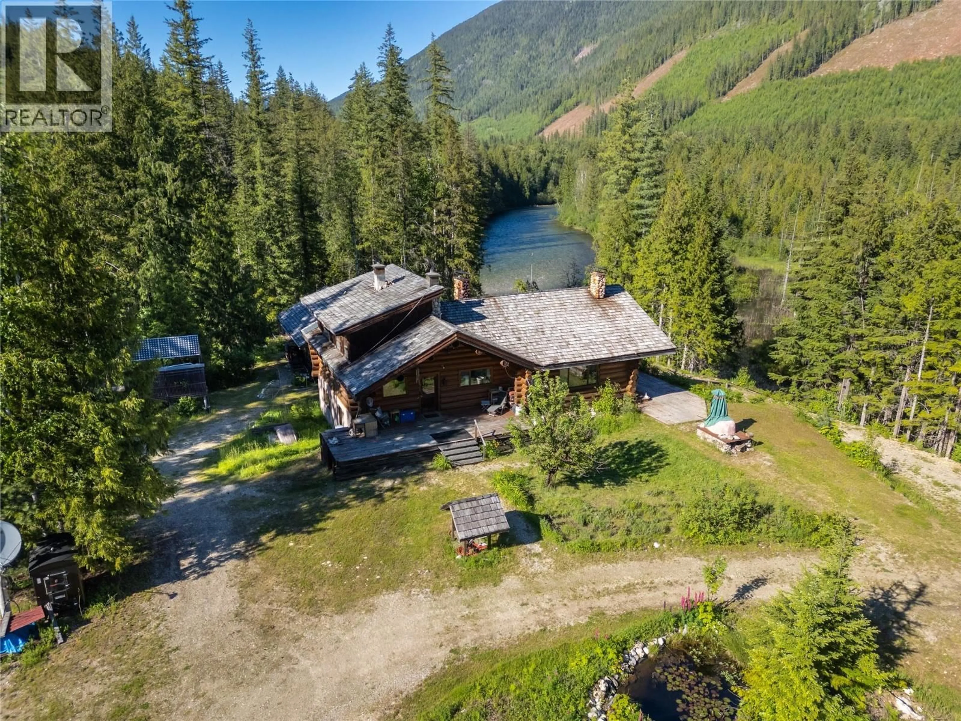 A pic from outside/outdoor area/front of a property/back of a property/a pic from drone, unknown for 1415 SEYMOUR RIVER ROAD NORTH, Seymour Arm British Columbia V0E1M0