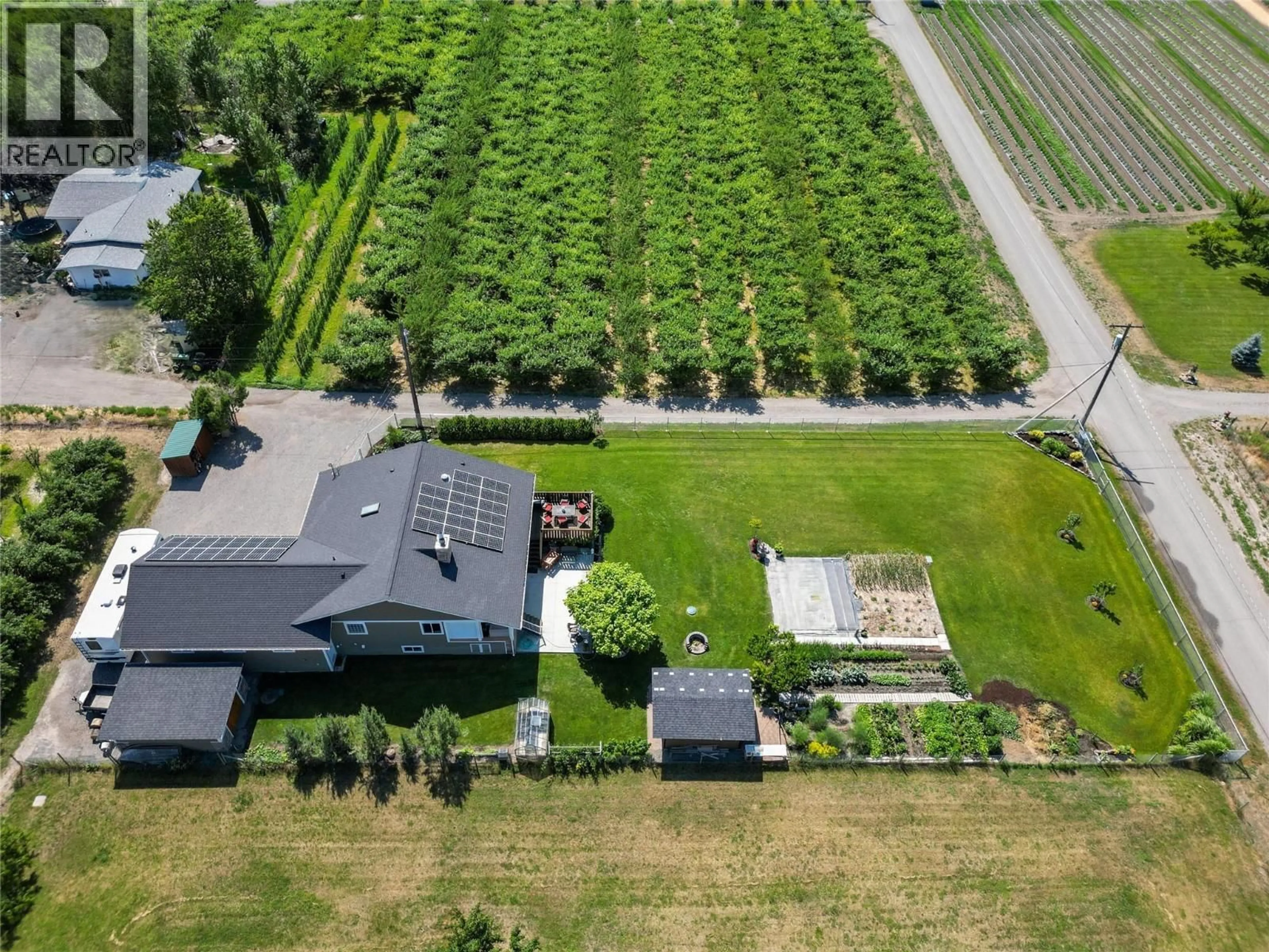 A pic from outside/outdoor area/front of a property/back of a property/a pic from drone, unknown for 2120 RITCHIE DRIVE, Cawston British Columbia V0X1C2