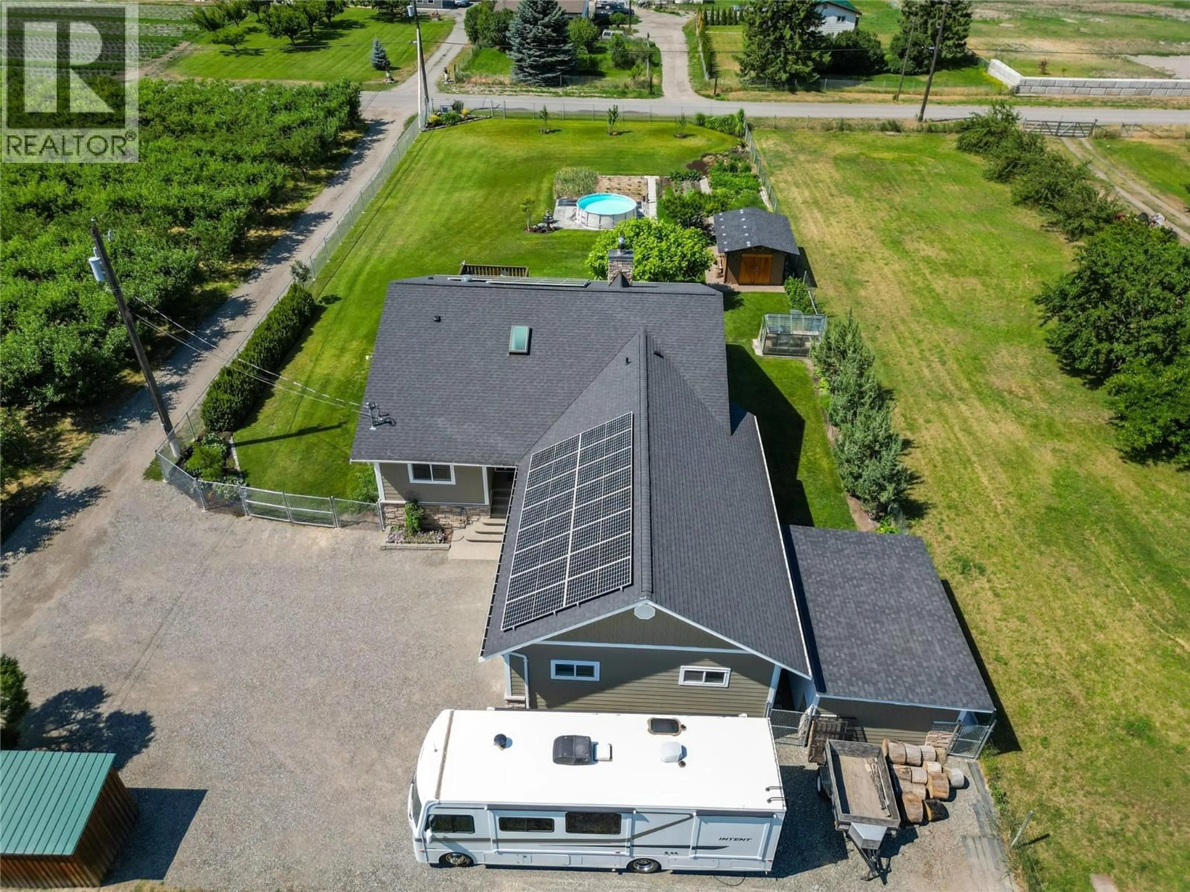 A pic from outside/outdoor area/front of a property/back of a property/a pic from drone, unknown for 2120 RITCHIE DRIVE, Cawston British Columbia V0X1C2