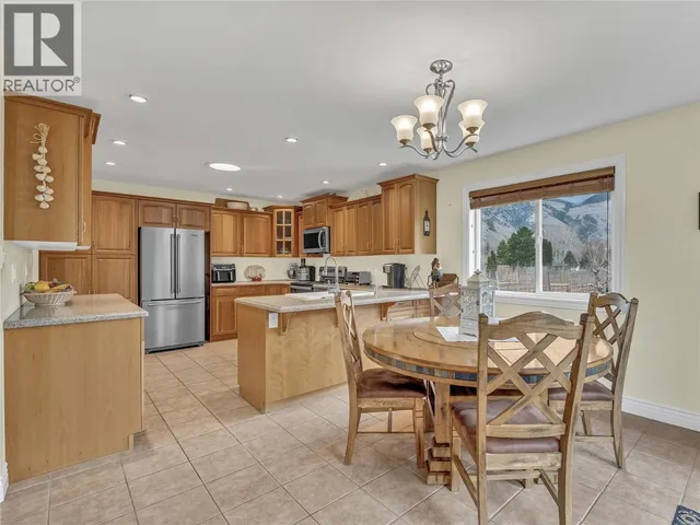 2120 RITCHIE DRIVE, Cawston 5