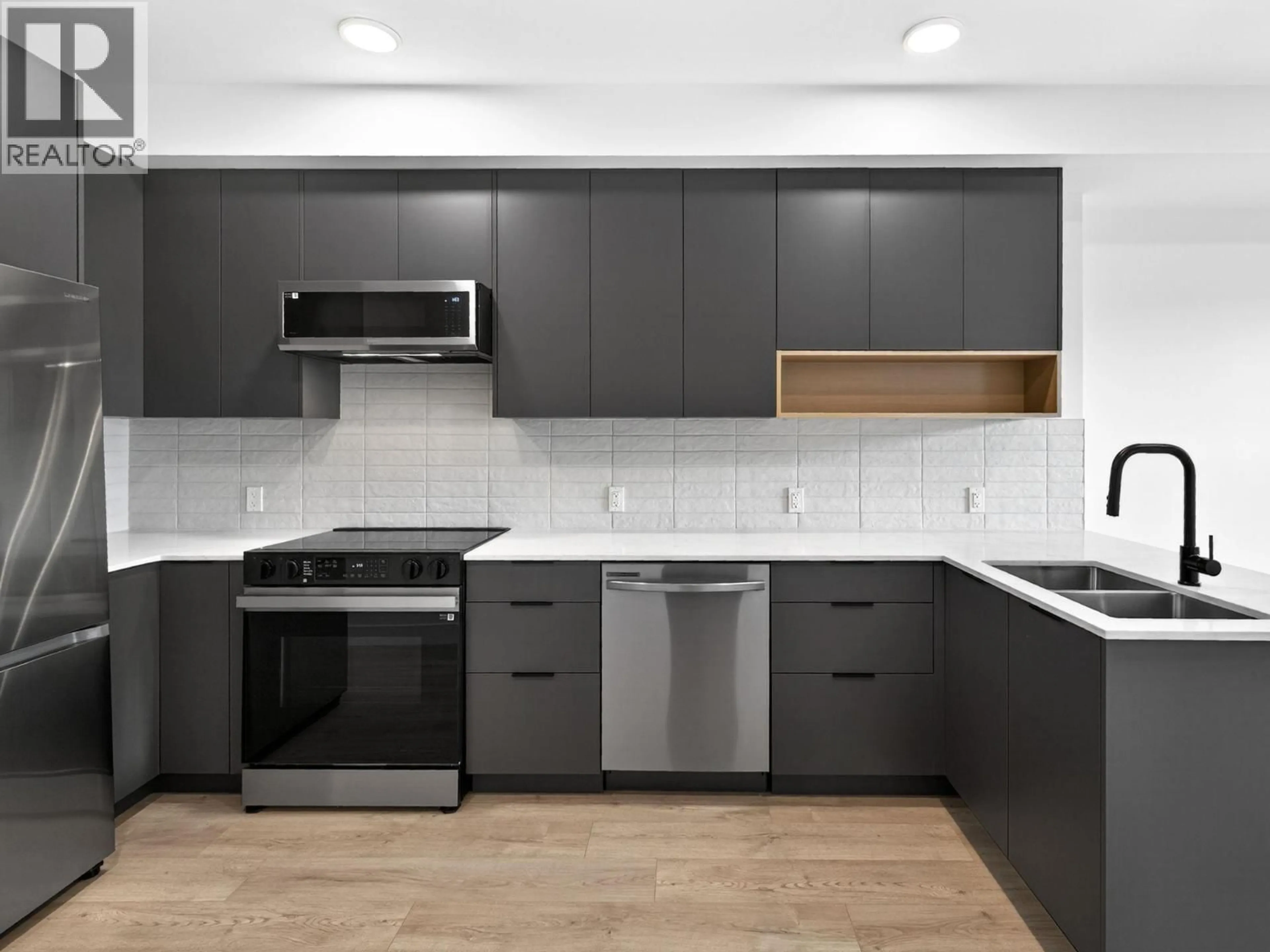 Unknown for 404 - 620 CORONATION AVENUE, Kelowna British Columbia V1Y7A1