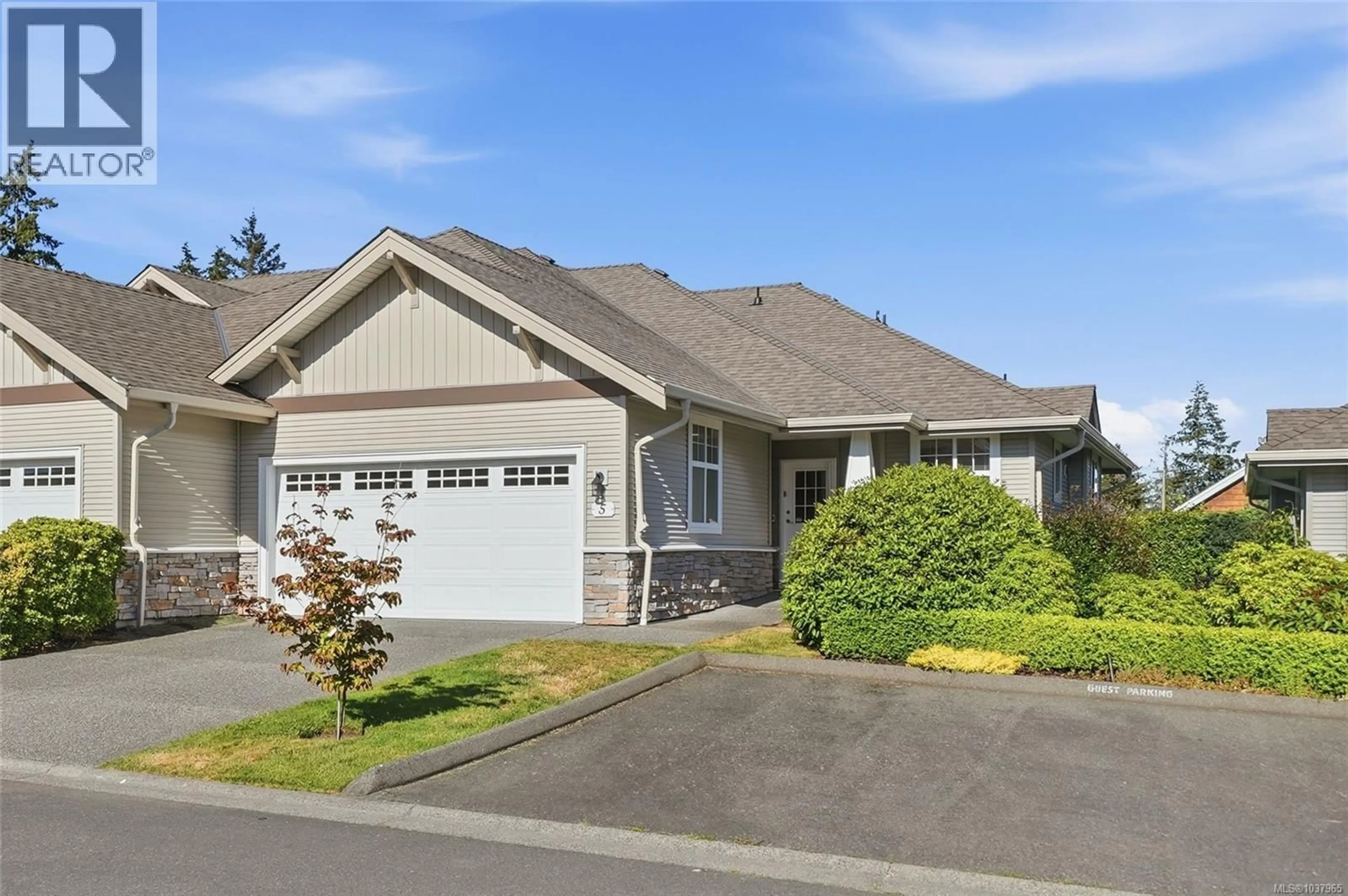 Home with vinyl exterior material, street for 5 - 631 BLENKIN AVENUE, Parksville British Columbia V9P2Z4