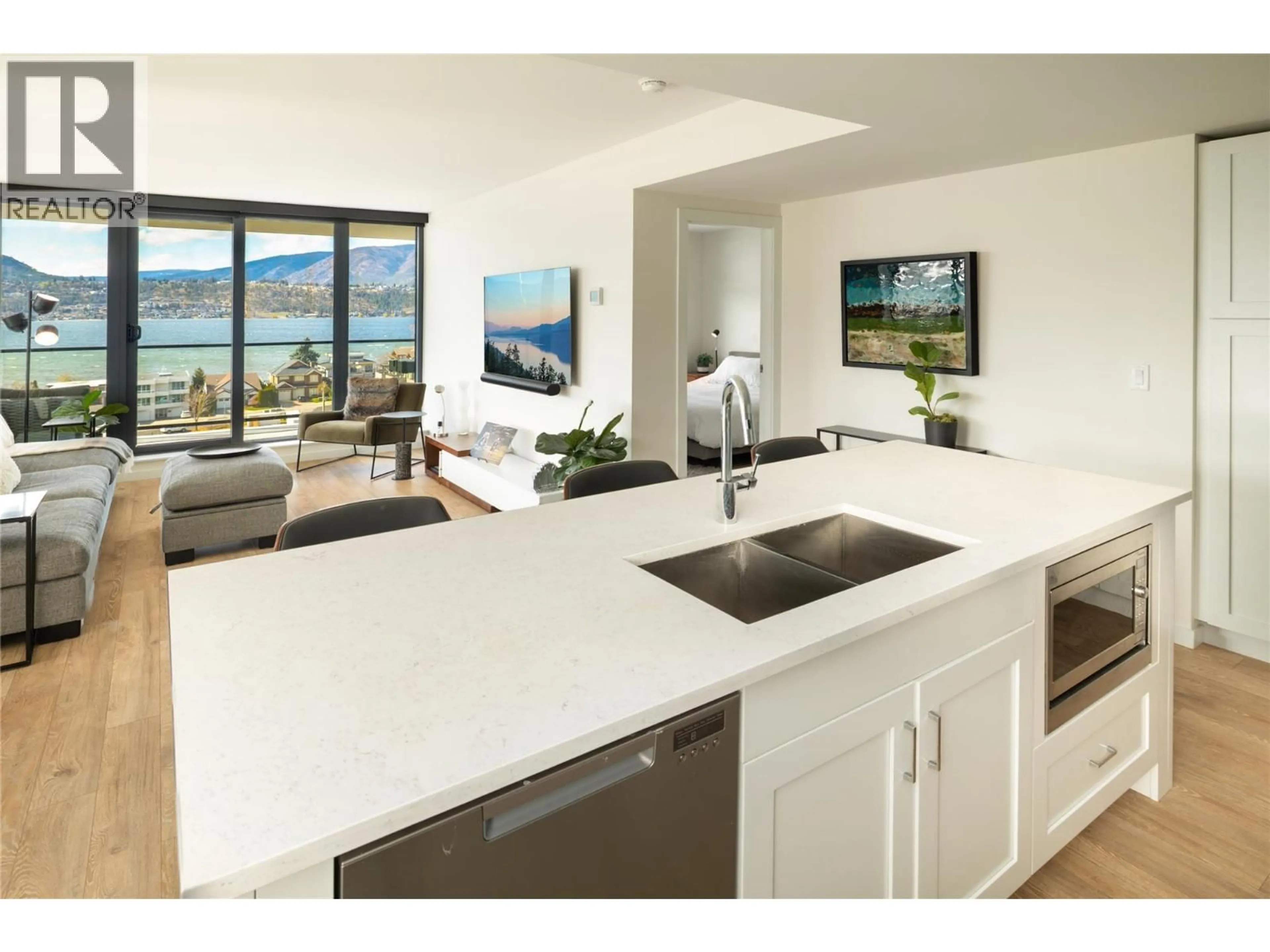 Open concept kitchen, ceramic/tile floor for 805 - 485 GROVES AVENUE, Kelowna British Columbia V1Y0C1