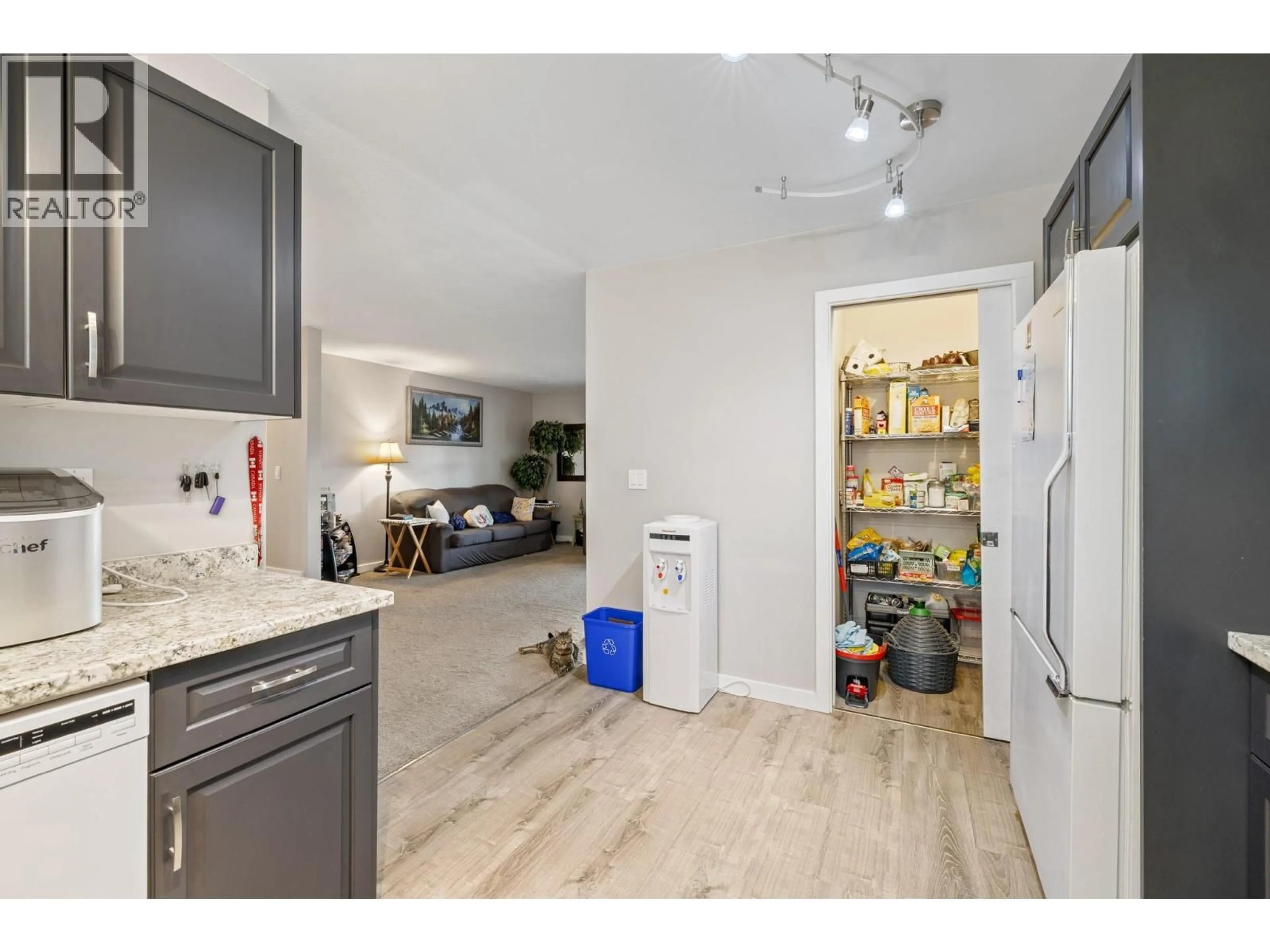 Unknown for 870 DOUGALL ROAD SOUTH, Kelowna British Columbia V1X3J8