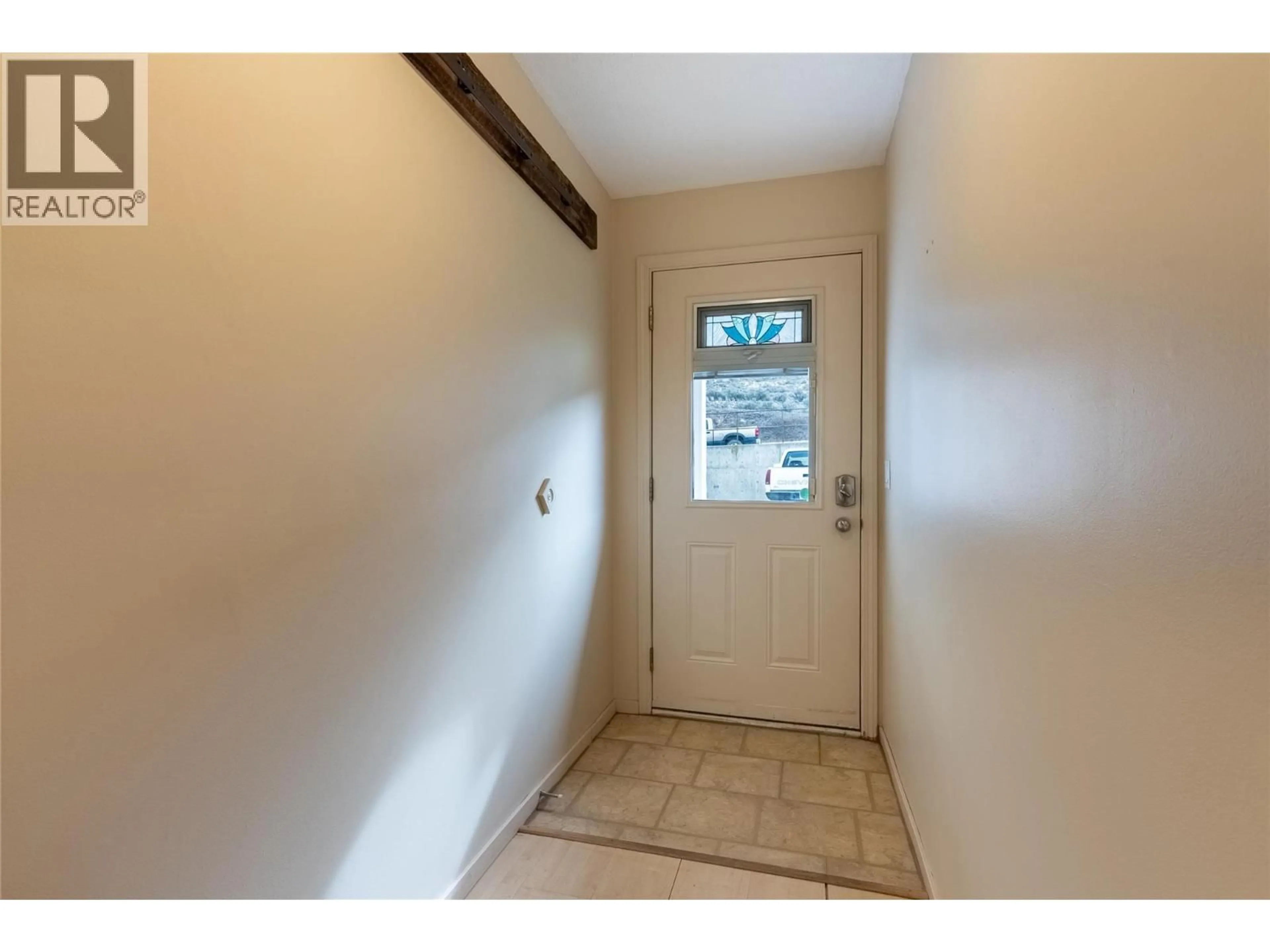 Indoor entryway for 602 - 1500 MESA VISTA DRIVE, Ashcroft British Columbia V0K1A0