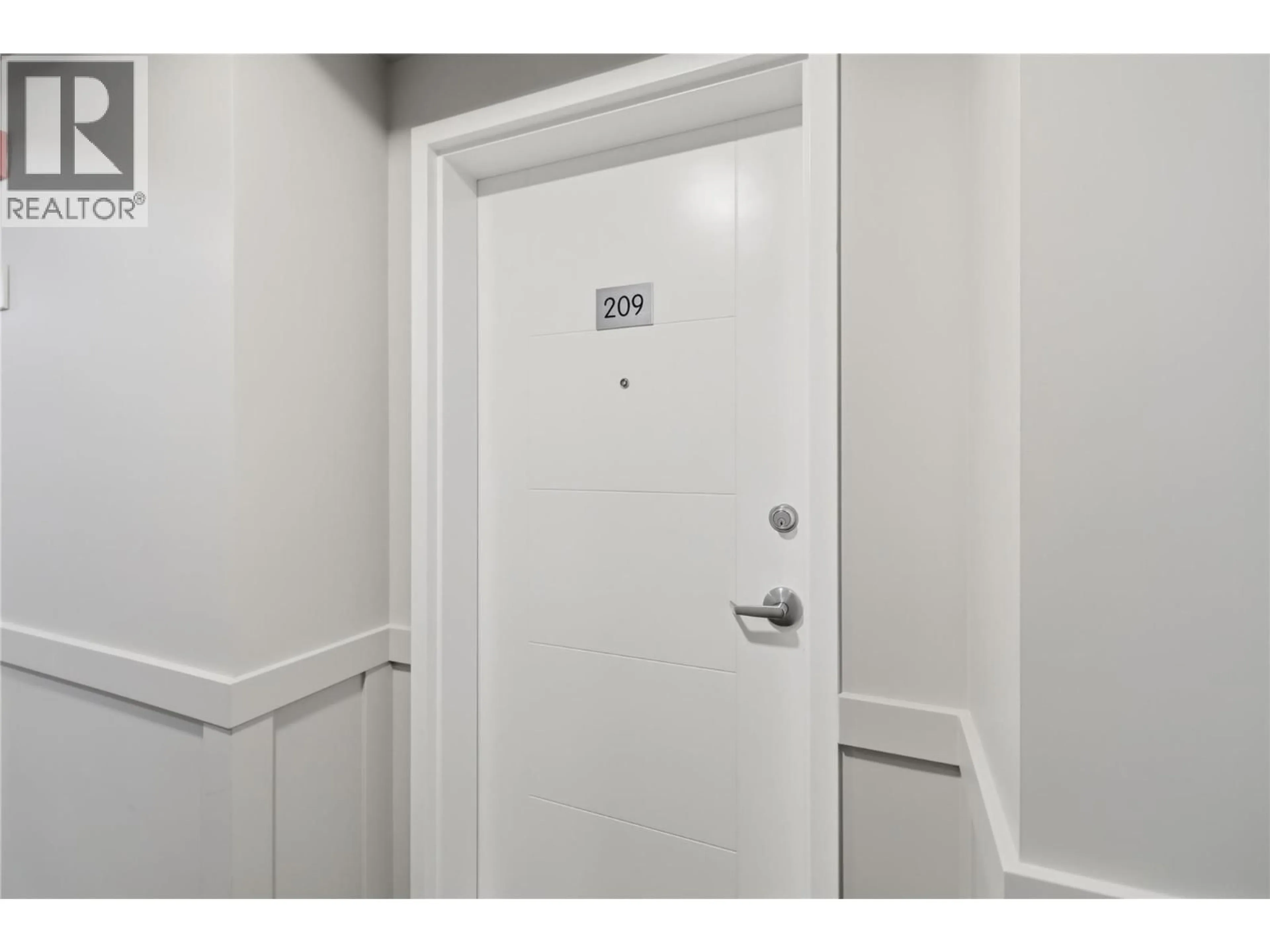 Indoor entryway for 209 - 651 DUNES DRIVE, Kamloops British Columbia V2B8M8