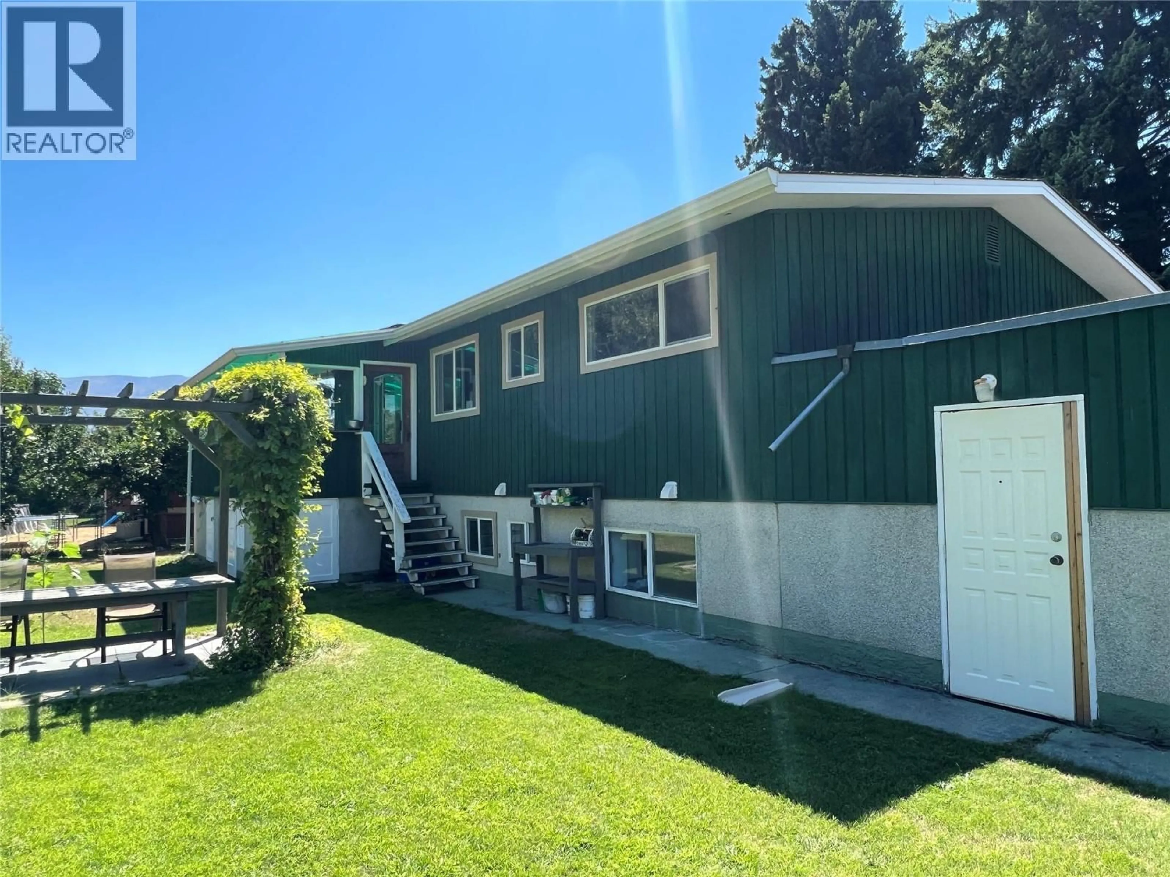 A pic from outside/outdoor area/front of a property/back of a property/a pic from drone, unknown for 4030 SAN CLEMENTE AVENUE, Peachland British Columbia V0H1X6