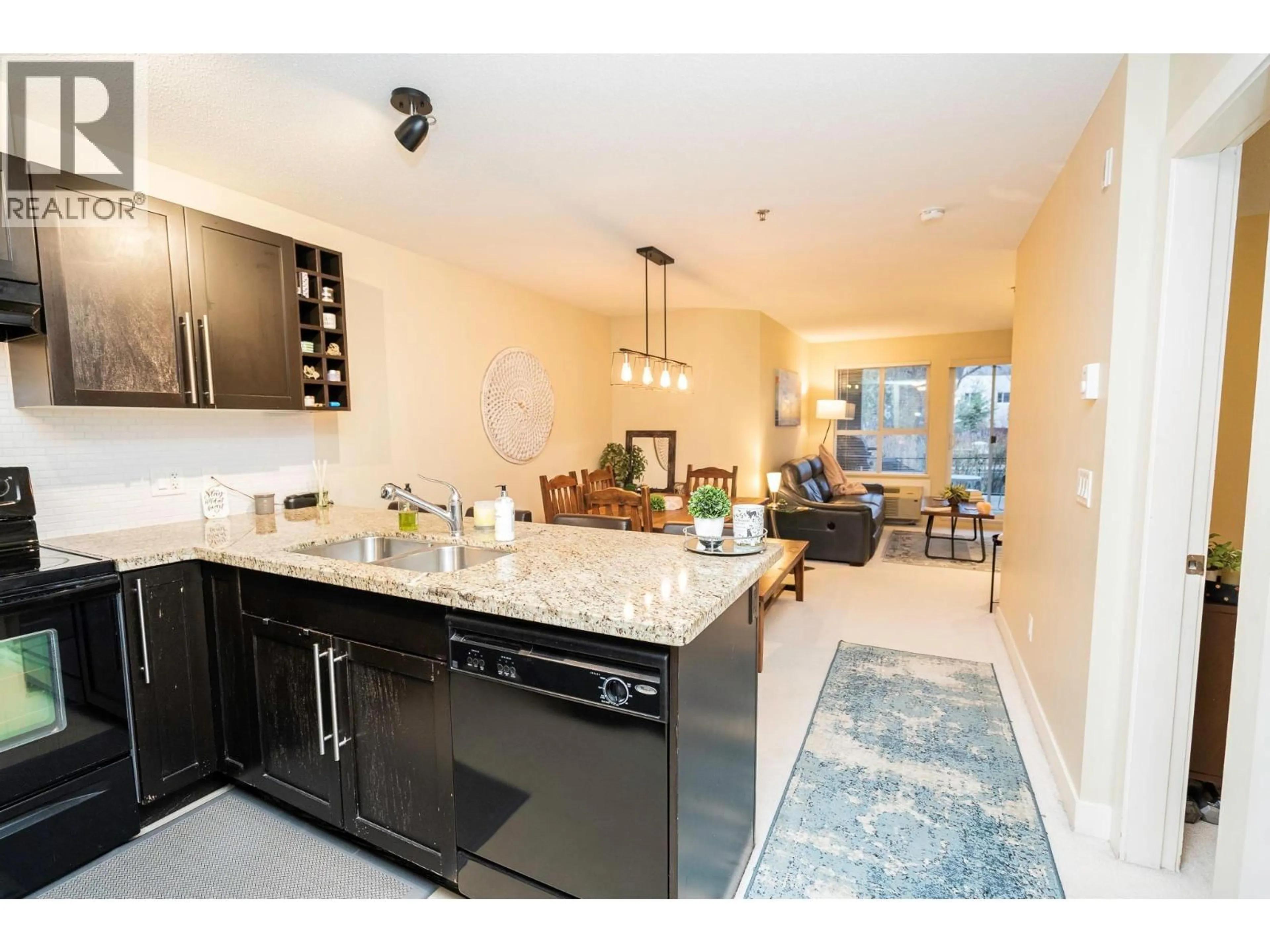 Unknown for 113 - 1089 SUNSET DRIVE, Kelowna British Columbia V1Y9Z3