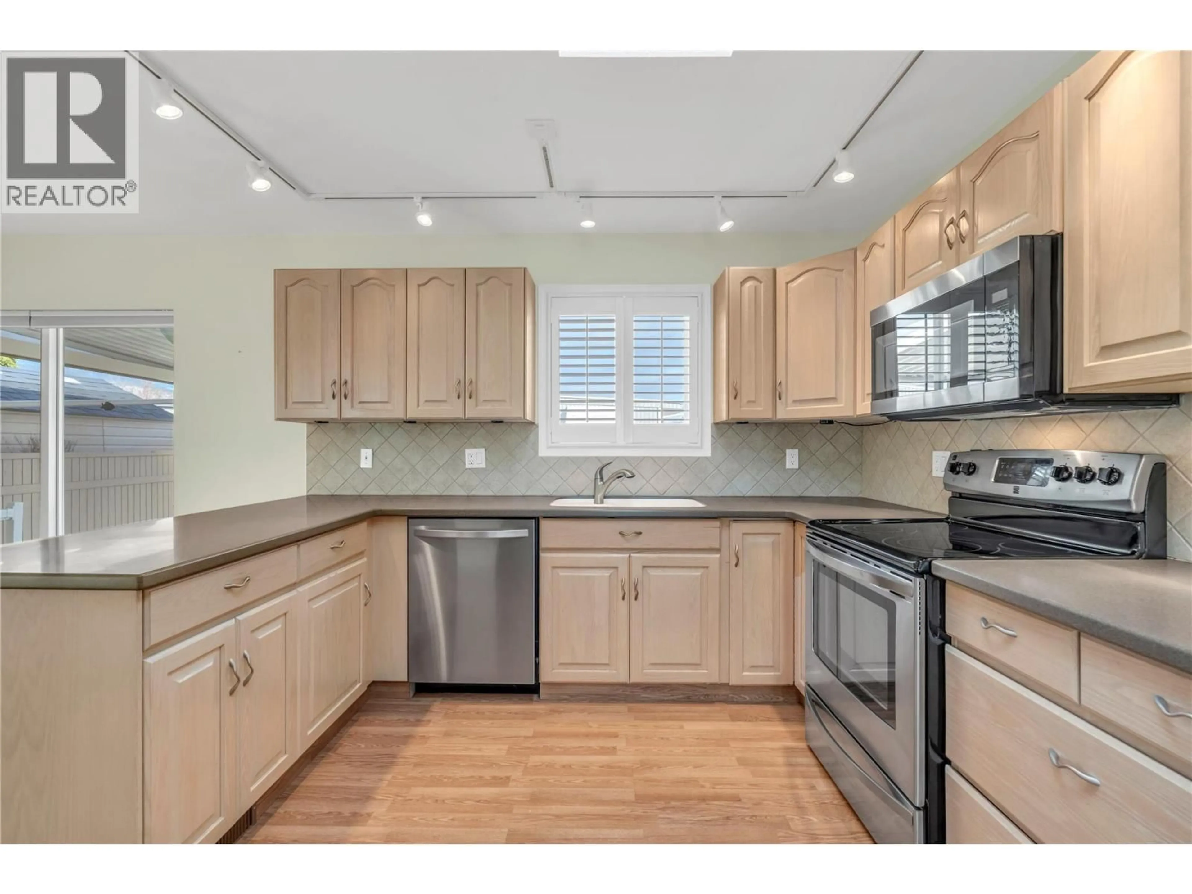 Standard kitchen, unknown for 199 - 3400 WILSON STREET, Penticton British Columbia V2A8J1