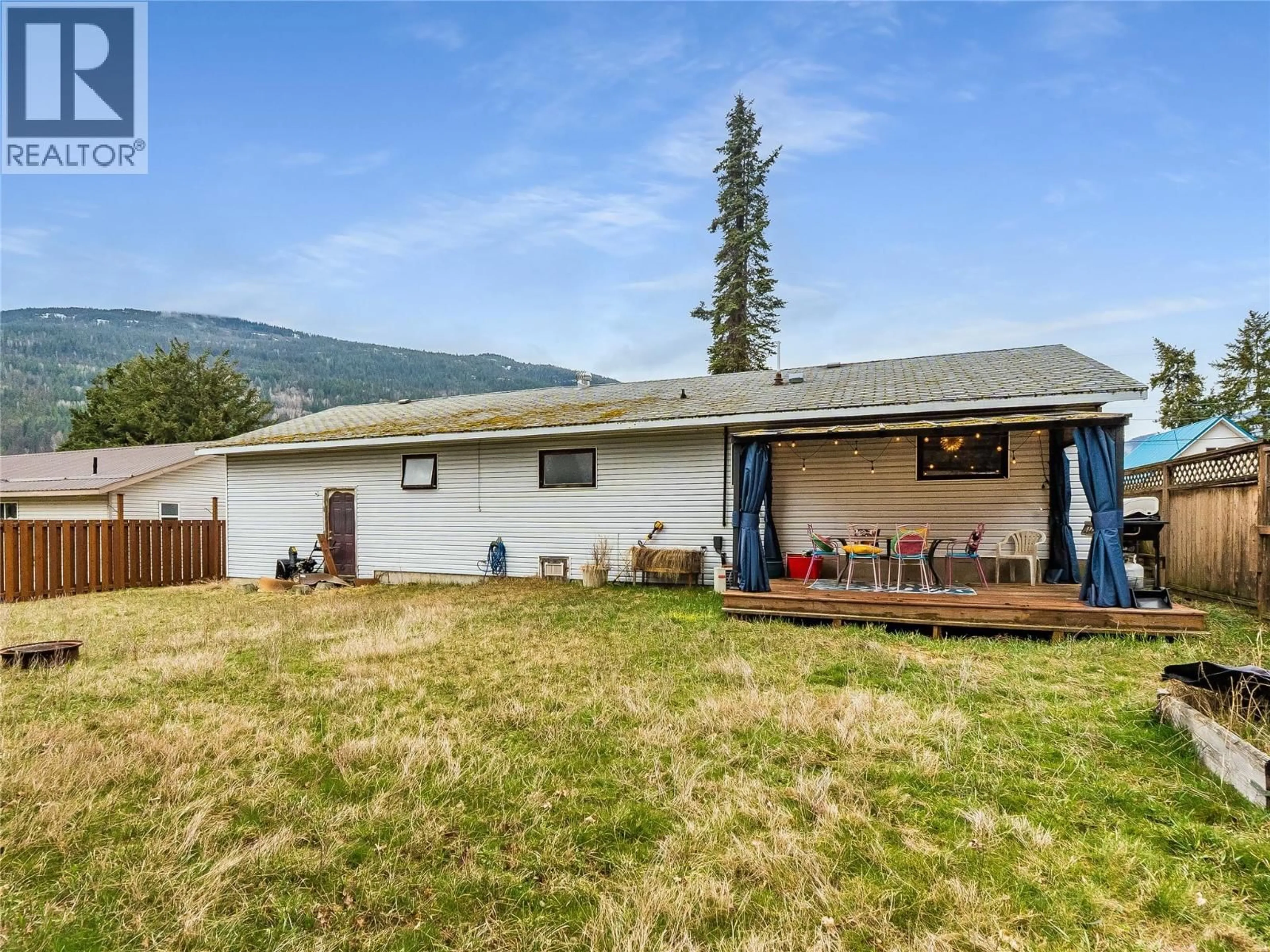 Unknown for 1057 QUANCE STREET, Castlegar British Columbia V0G1X0