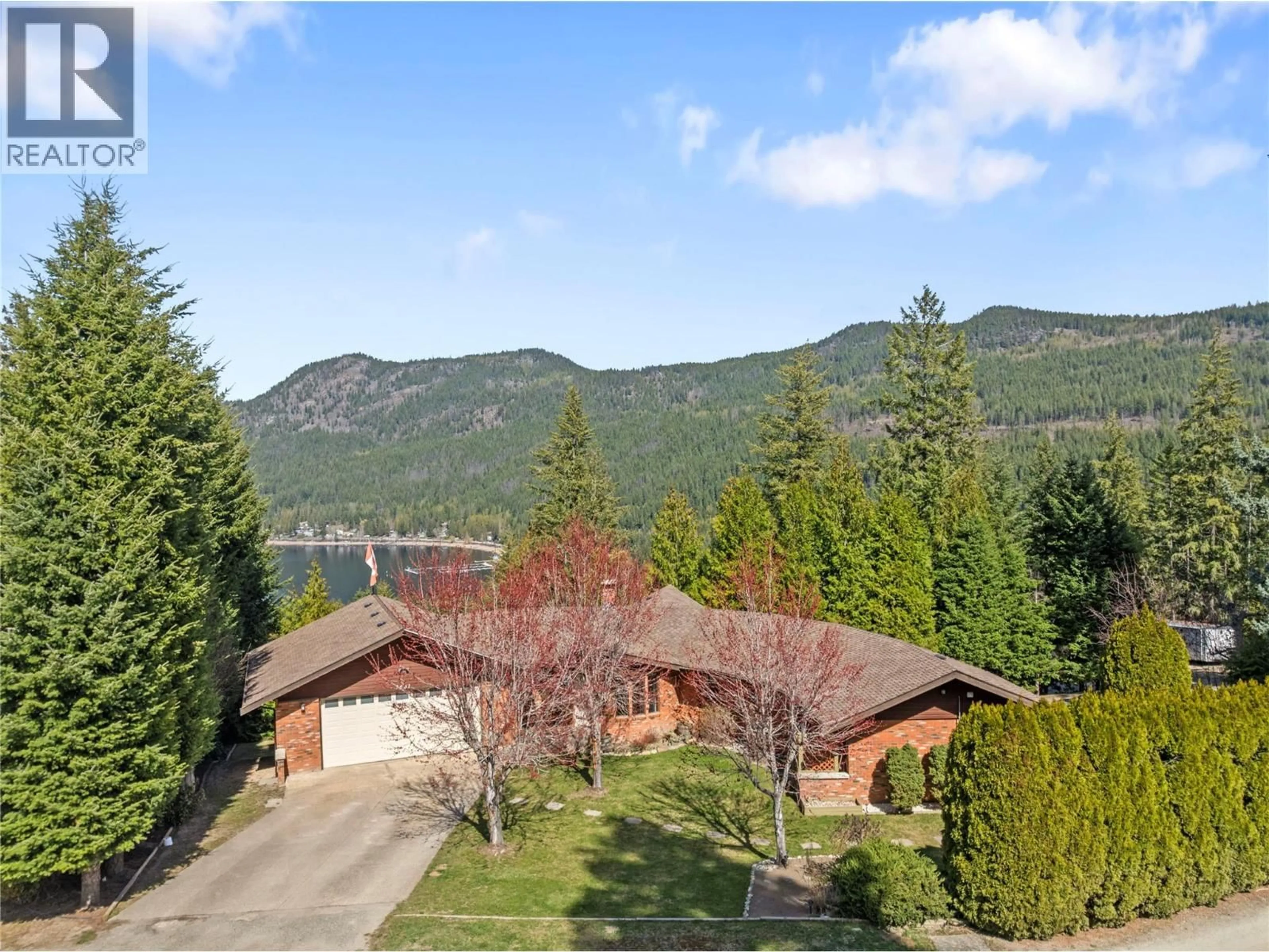 A pic from outside/outdoor area/front of a property/back of a property/a pic from drone, mountain view for 2631 GRAND VIEW PLACE, Blind Bay British Columbia