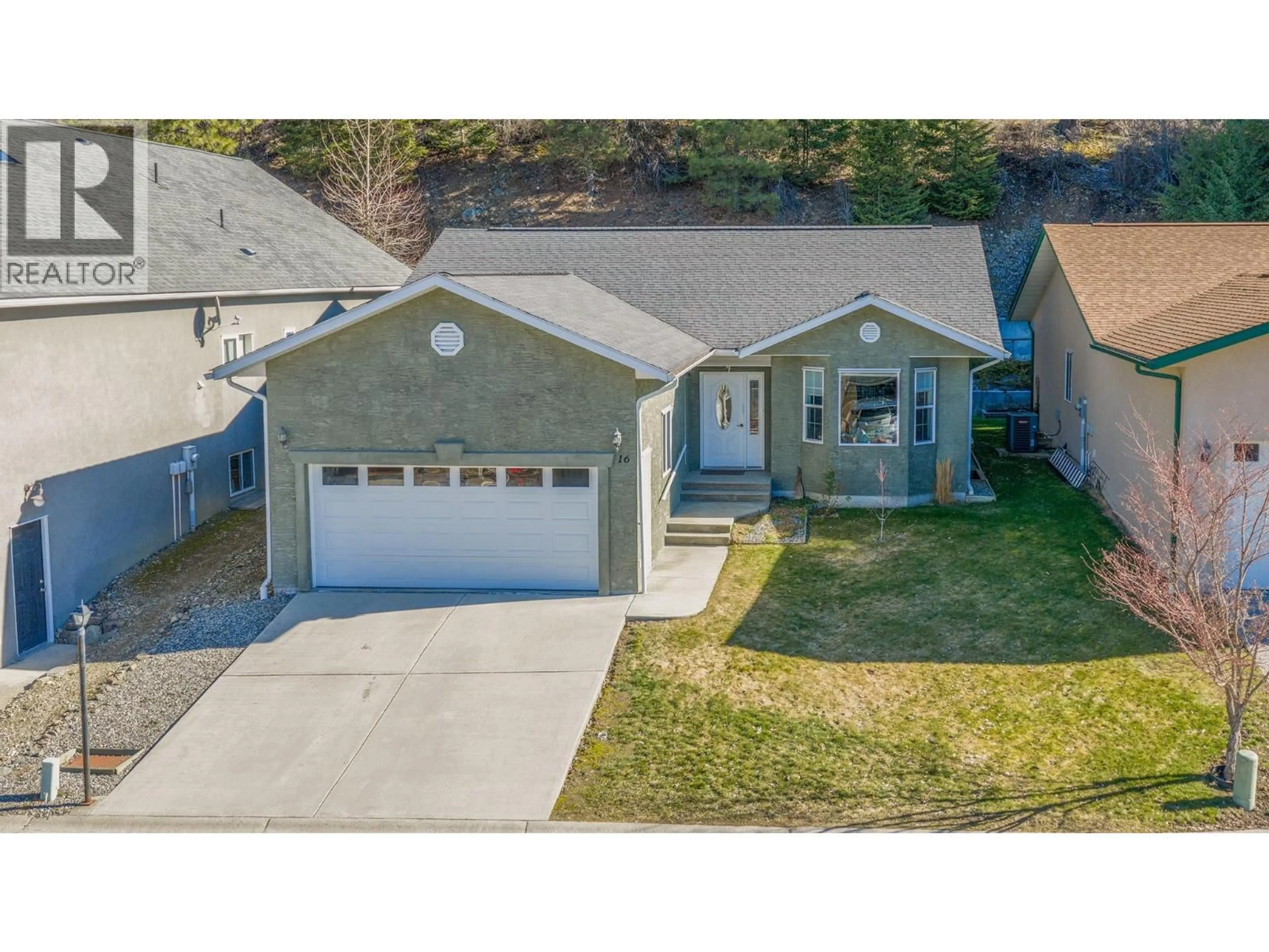 A pic from outside/outdoor area/front of a property/back of a property/a pic from drone, street for 16 - 420 20TH AVENUE NORTH, Creston British Columbia V0B1G5