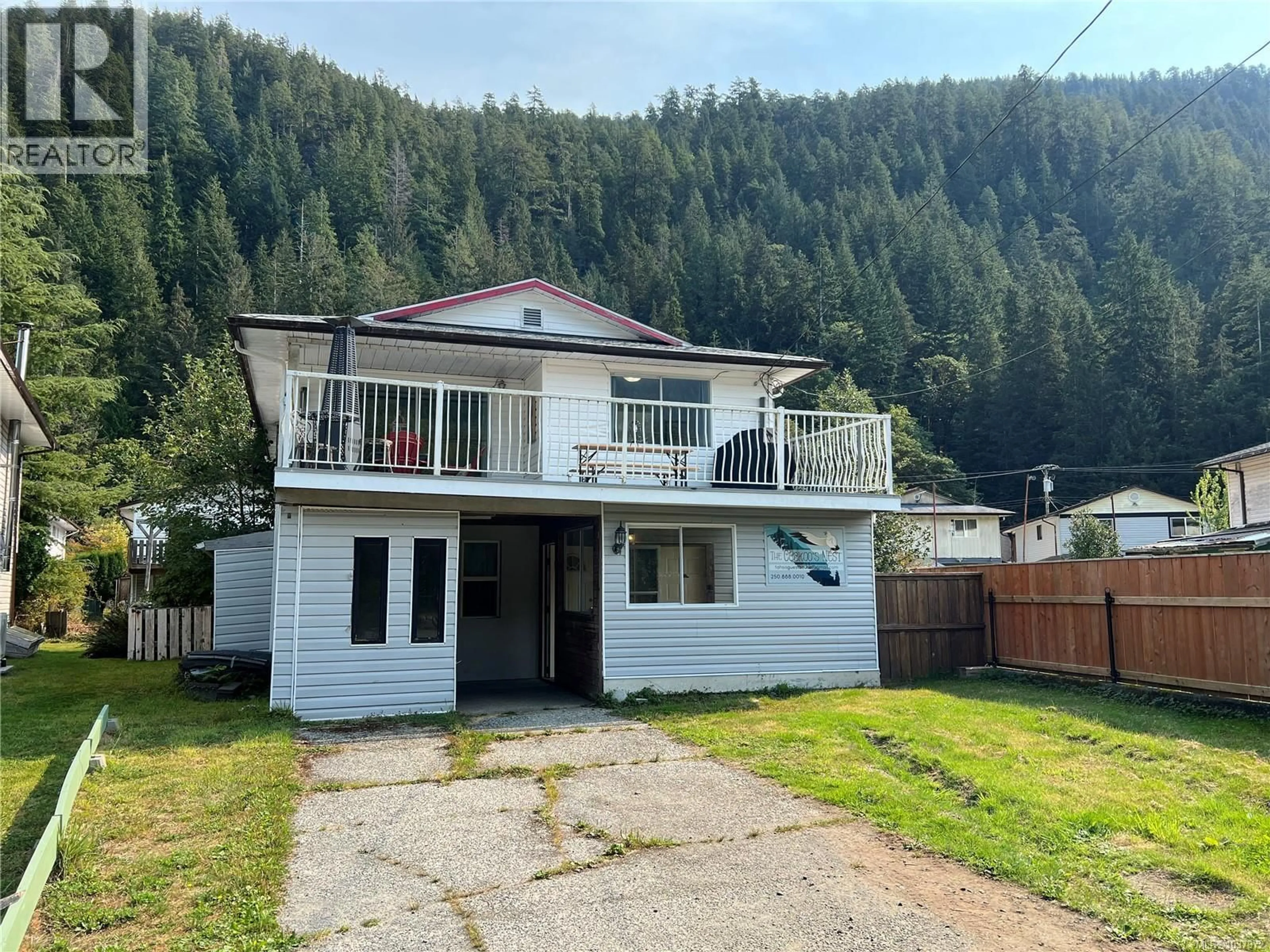 A pic from outside/outdoor area/front of a property/back of a property/a pic from drone, unknown for 537 MAQUINNA DRIVE NORTH, Tahsis British Columbia V0P1X0