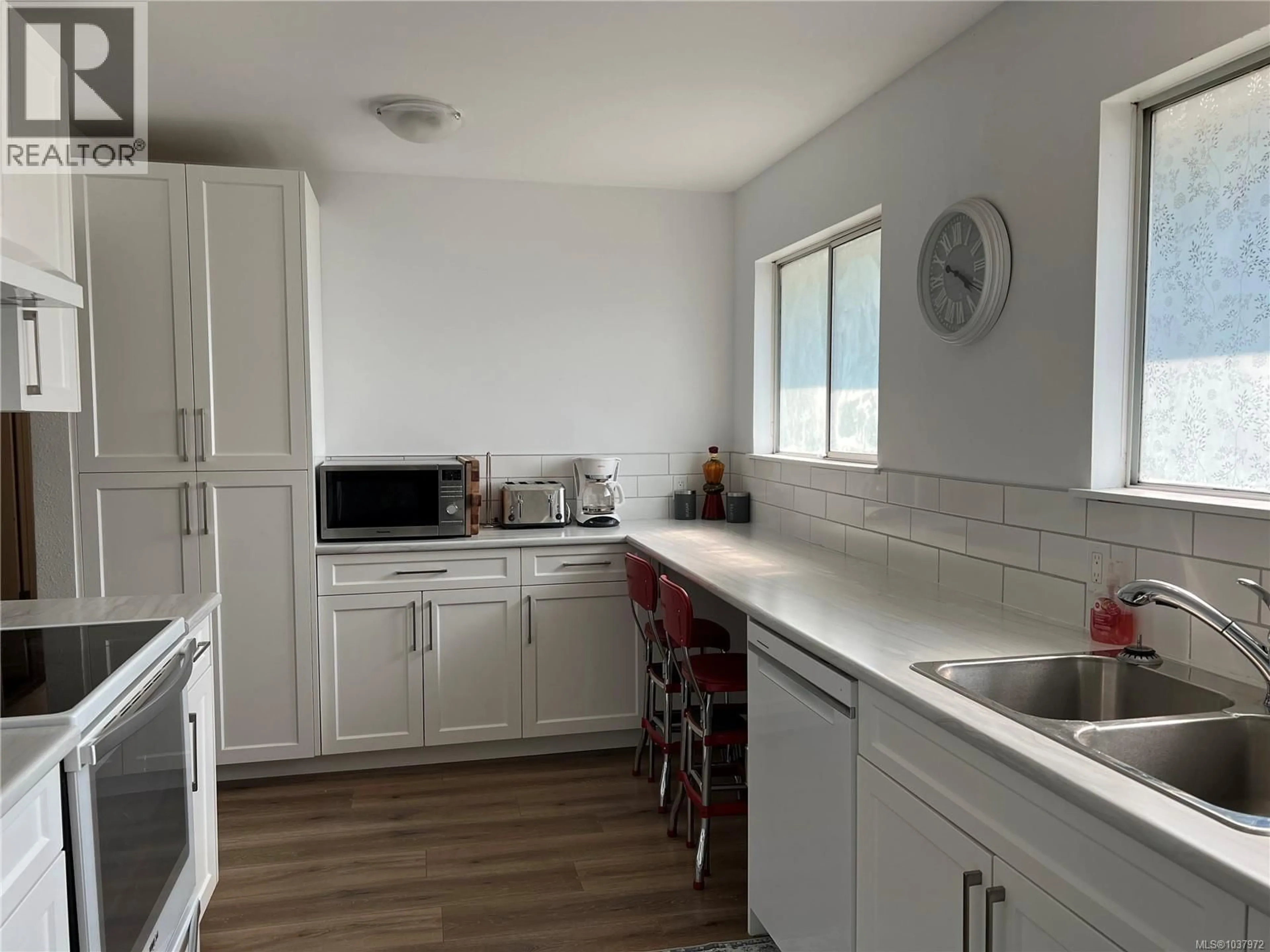 Standard kitchen, unknown for 537 MAQUINNA DRIVE NORTH, Tahsis British Columbia V0P1X0