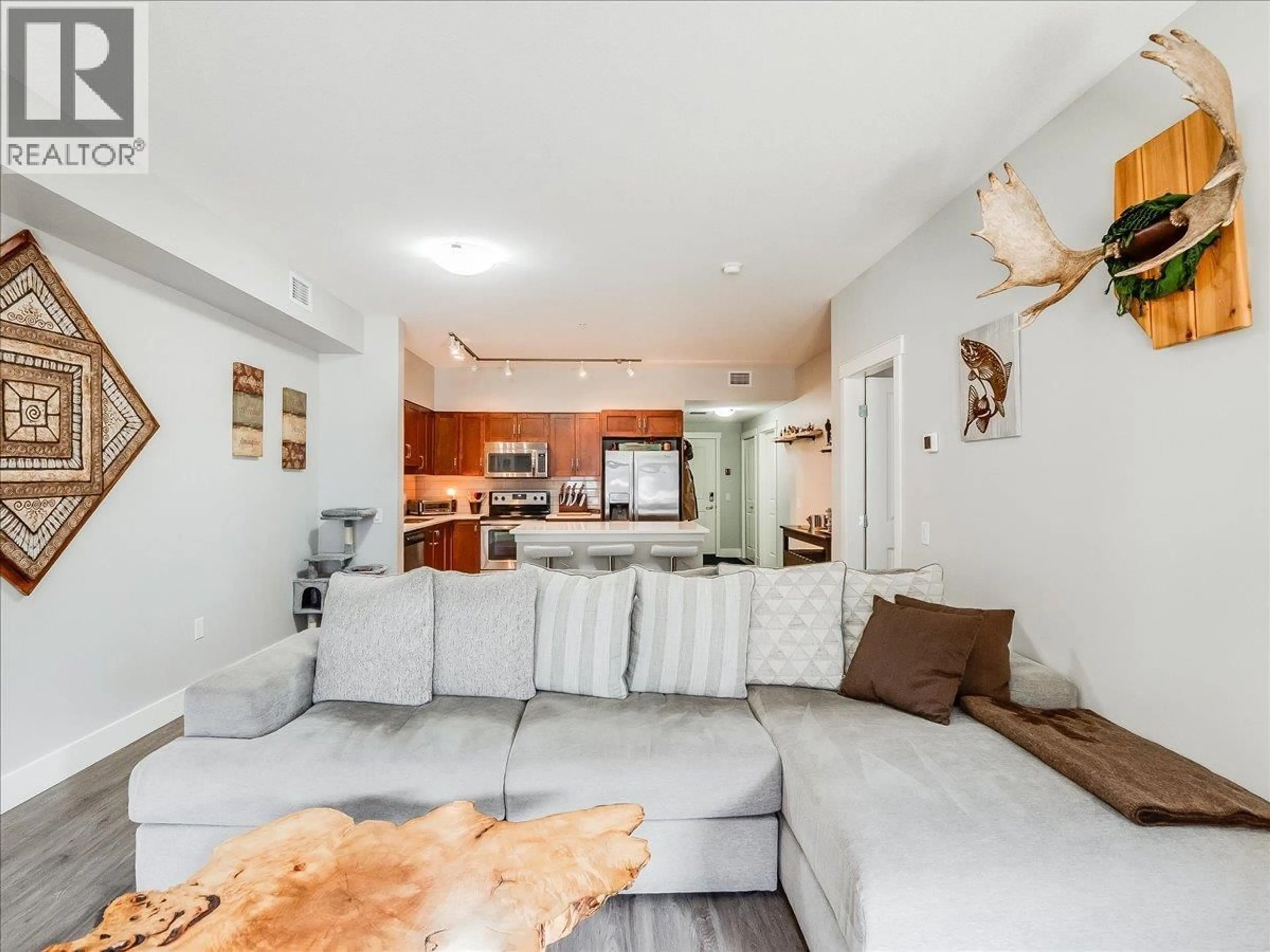 Living room with furniture, unknown for 117 - 5570 BROADWATER ROAD, Castlegar British Columbia V1N0A1