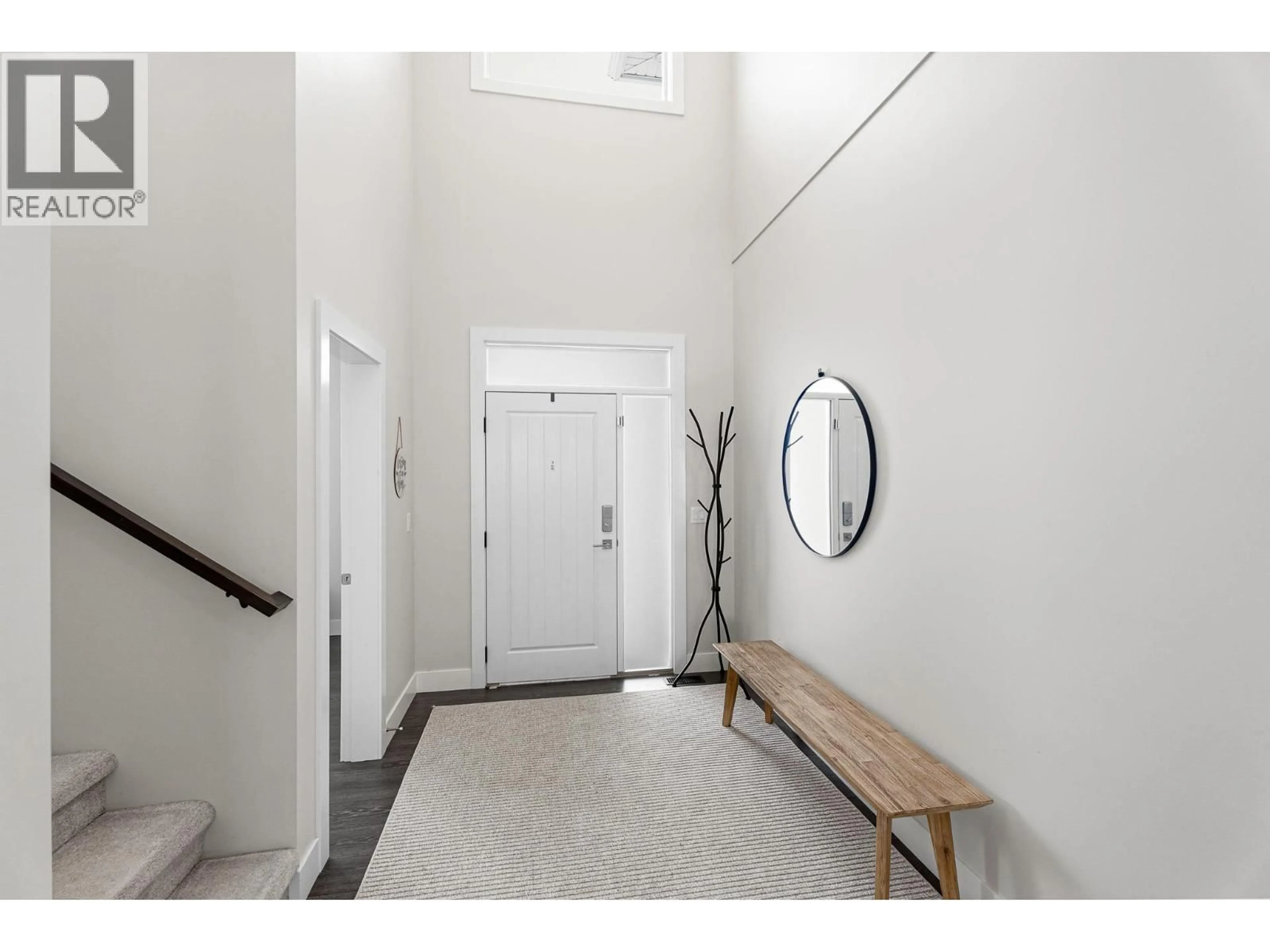 Indoor entryway for 469 EDINBURGH BOULEVARD, Kamloops British Columbia V1S0E6