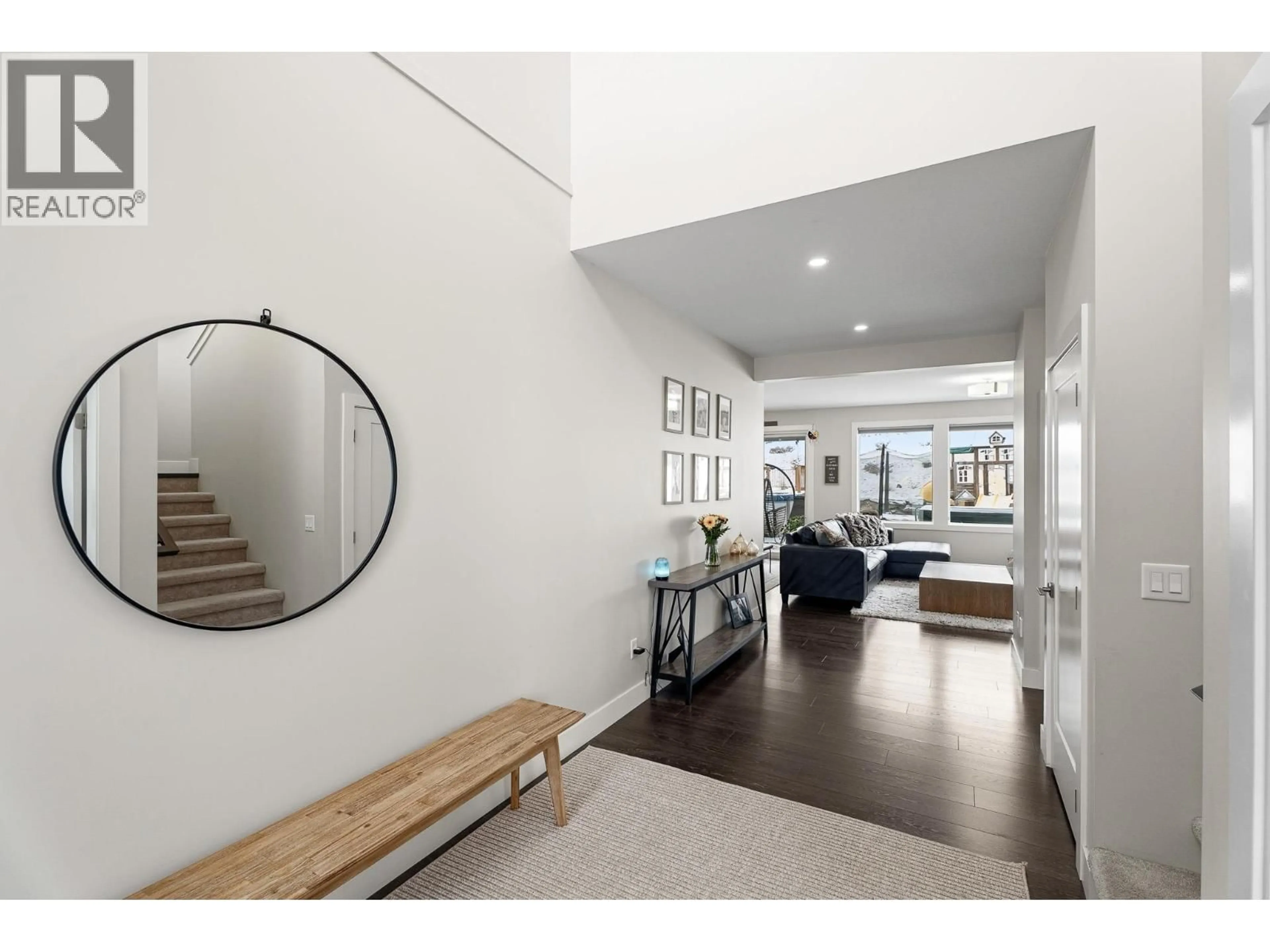 Indoor entryway for 469 EDINBURGH BOULEVARD, Kamloops British Columbia V1S0E6