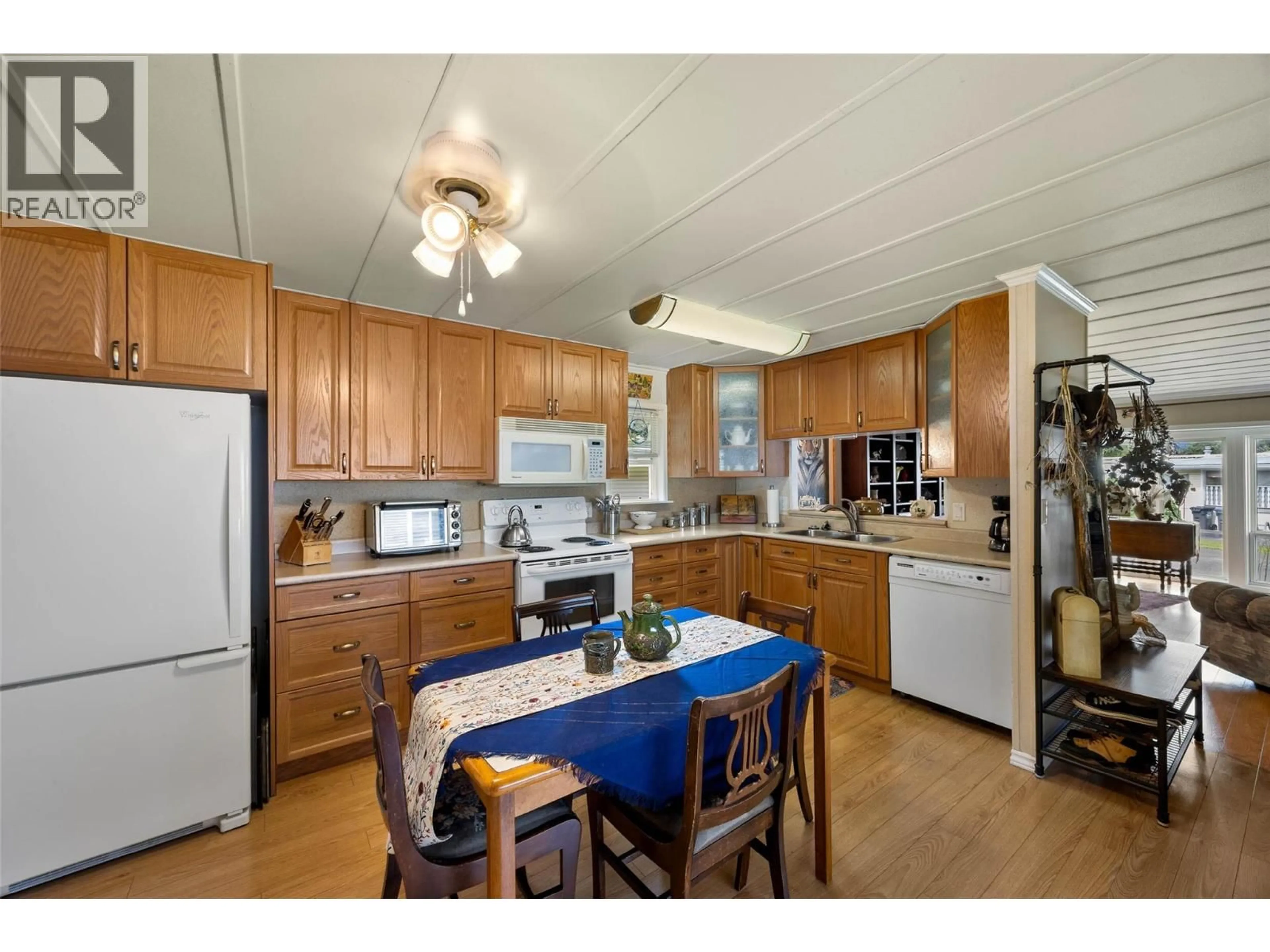 Standard kitchen, unknown for 8 - 161 SHUSWAP AVENUE, Chase British Columbia V0E1M0