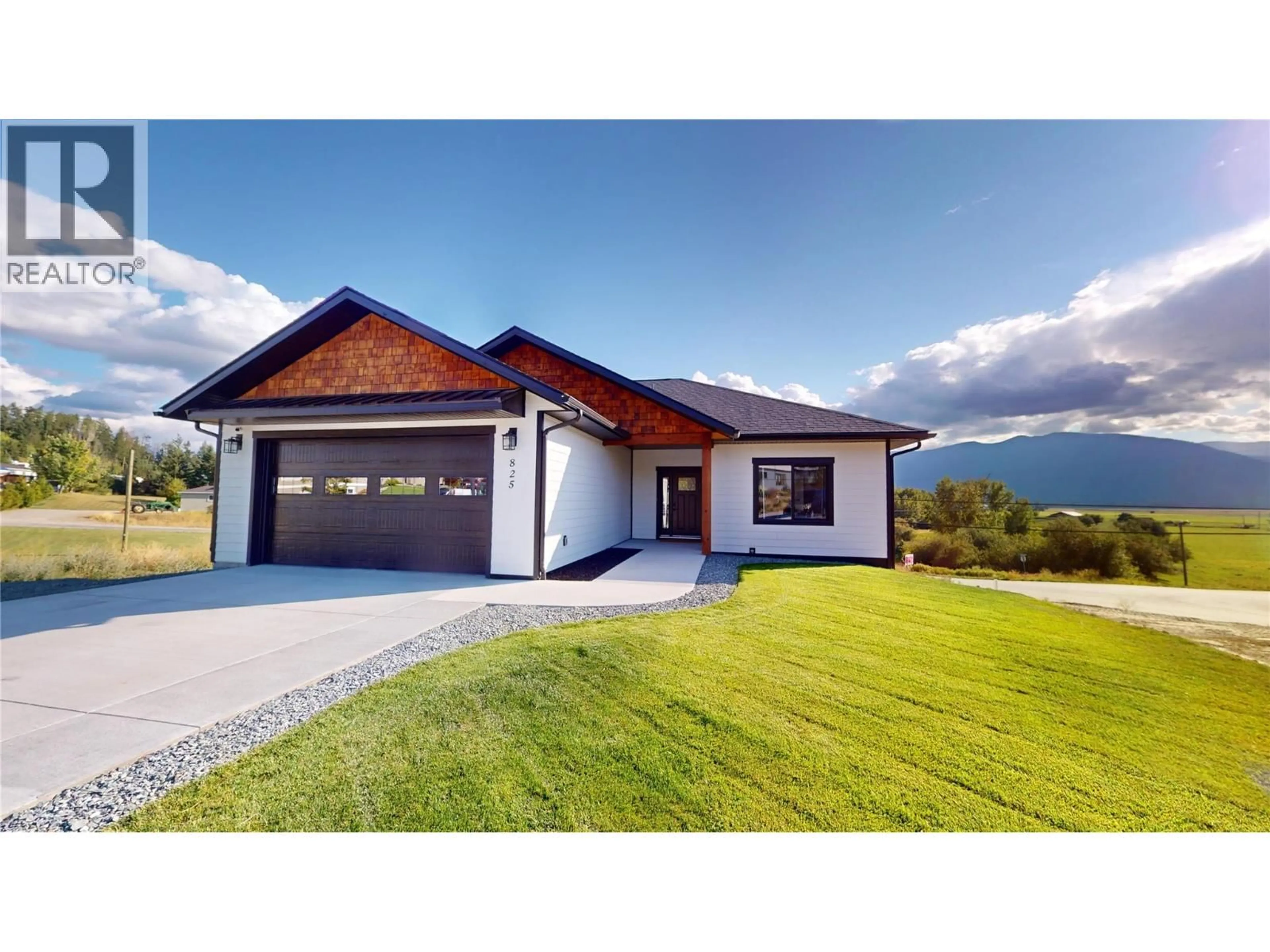 Home with vinyl exterior material, unknown for 825 SELKIRK DRIVE, Creston British Columbia V0B1G3