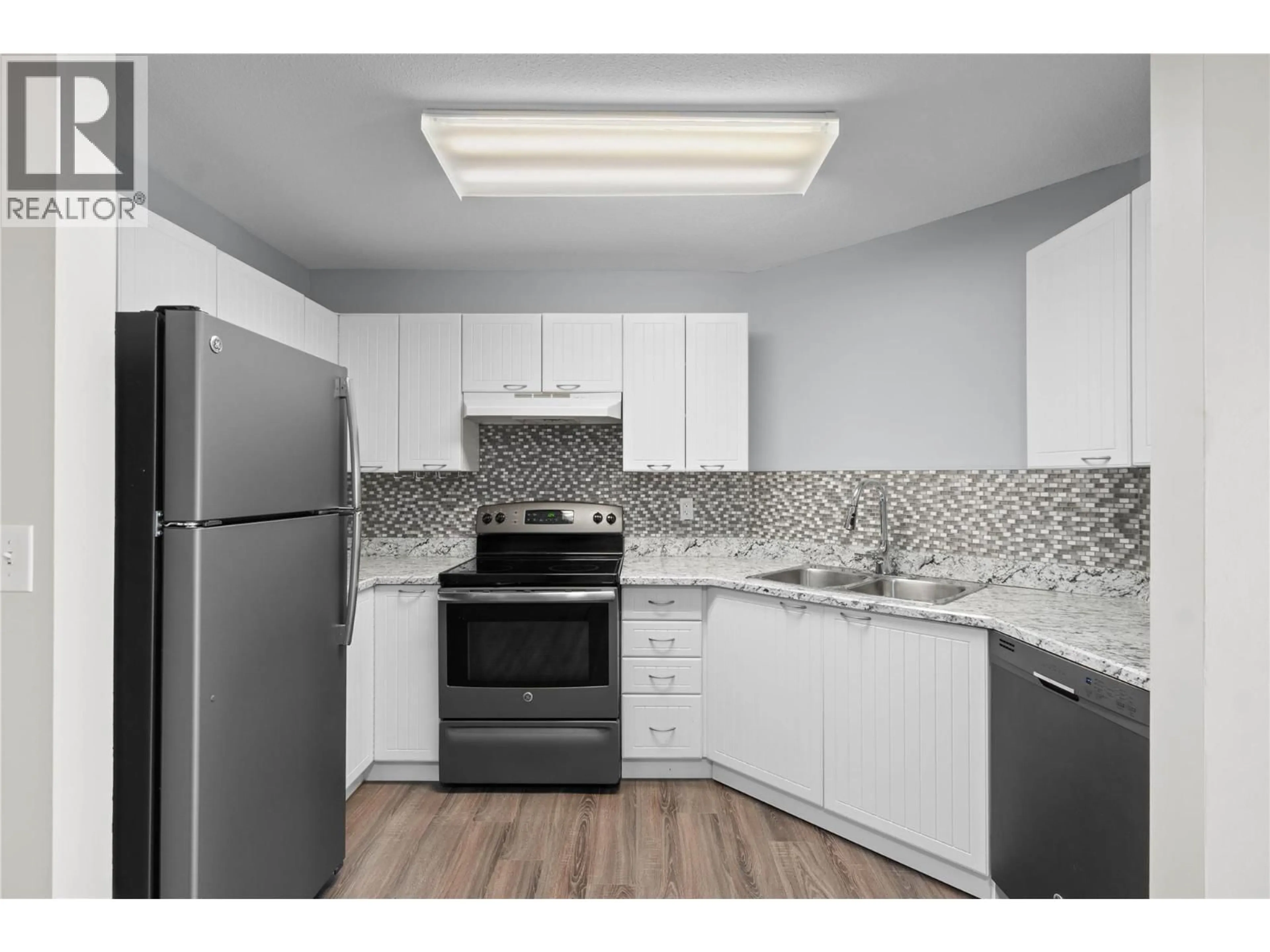 Standard kitchen, unknown for 506 - 629 LANSDOWNE STREET, Kamloops British Columbia V2C1Y6