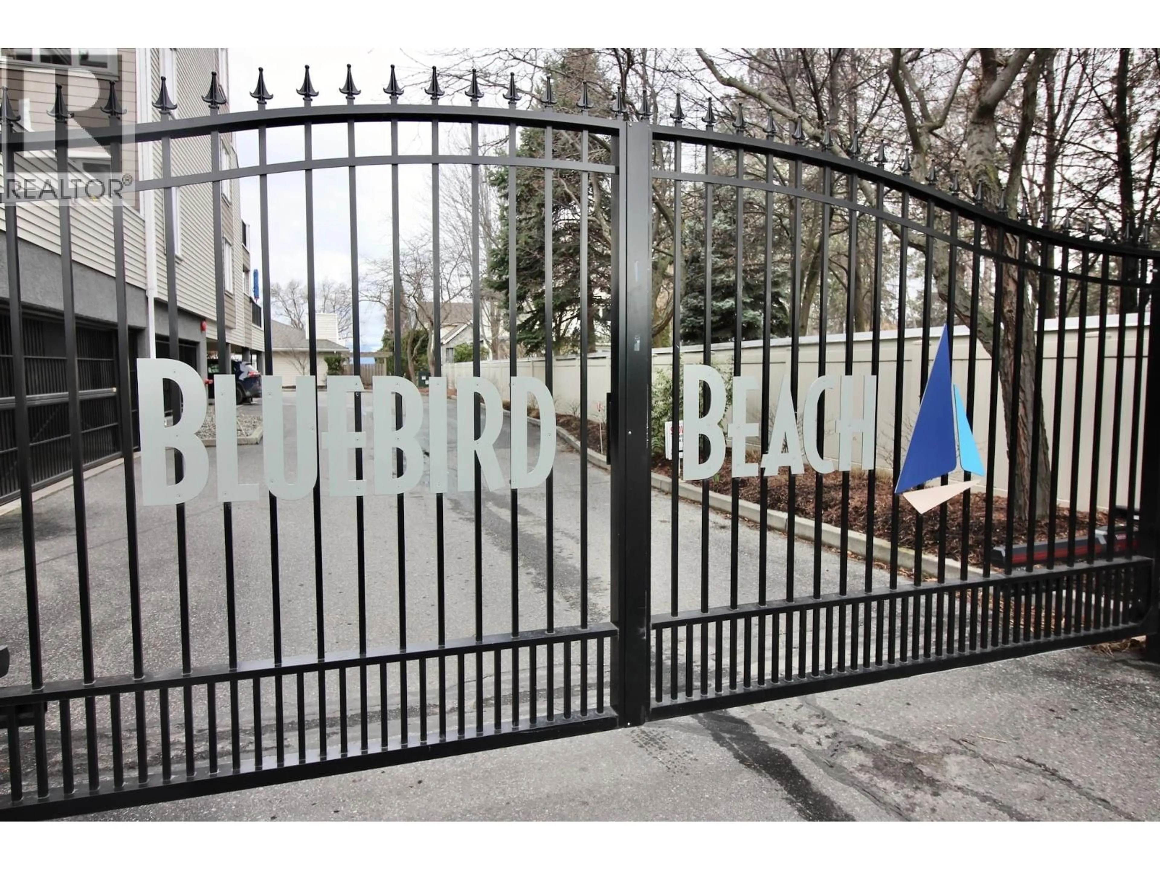 Blurry image for 406 - 4004 BLUEBIRD ROAD, Kelowna British Columbia V1W1X6