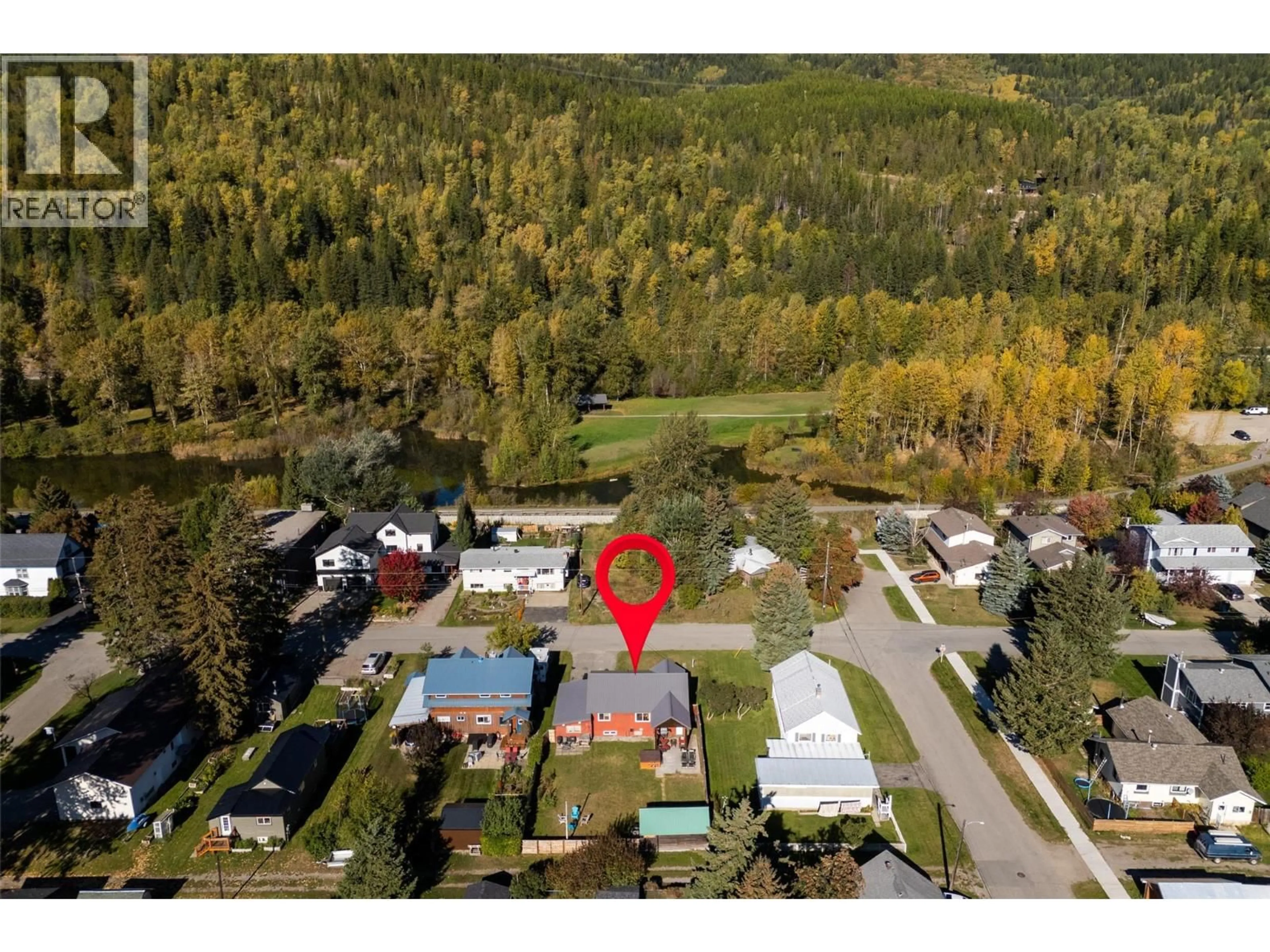 A pic from outside/outdoor area/front of a property/back of a property/a pic from drone, street for 862 11TH AVENUE, Fernie British Columbia V0B1M0