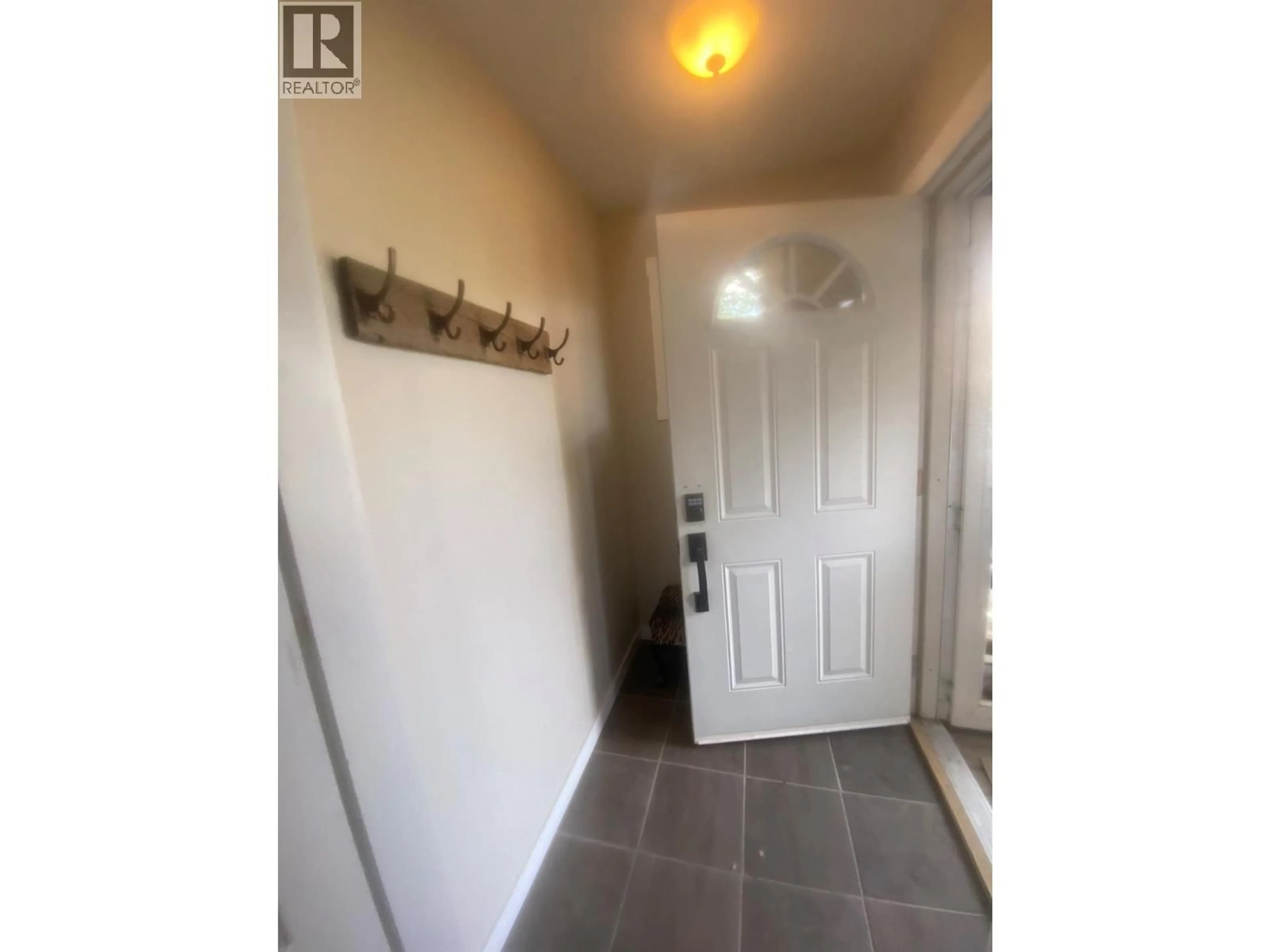 Indoor entryway for 311 COULTHARD ROAD, Cawston British Columbia V0X1C1