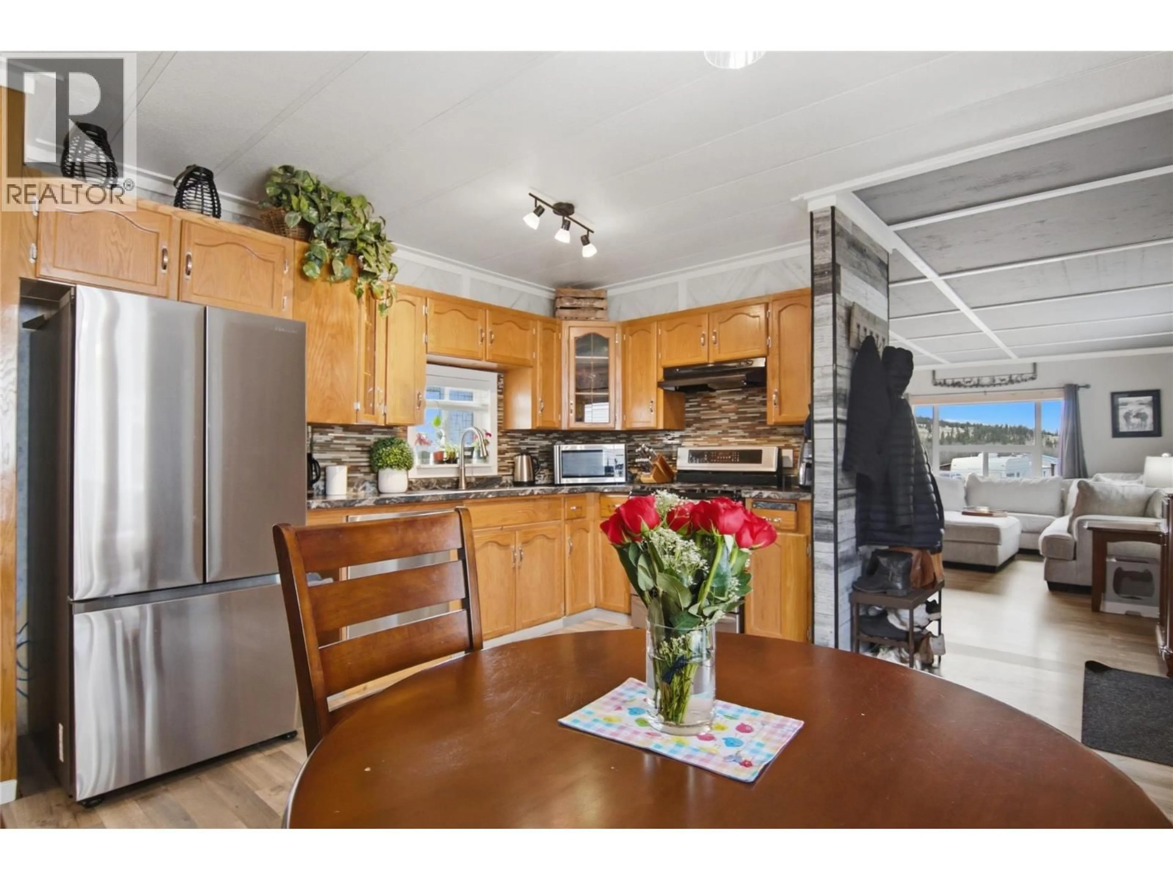 Open concept kitchen, unknown for 7 - 4796 TRANS CANADA  W HIGHWAY, Kamloops British Columbia V1S2A8