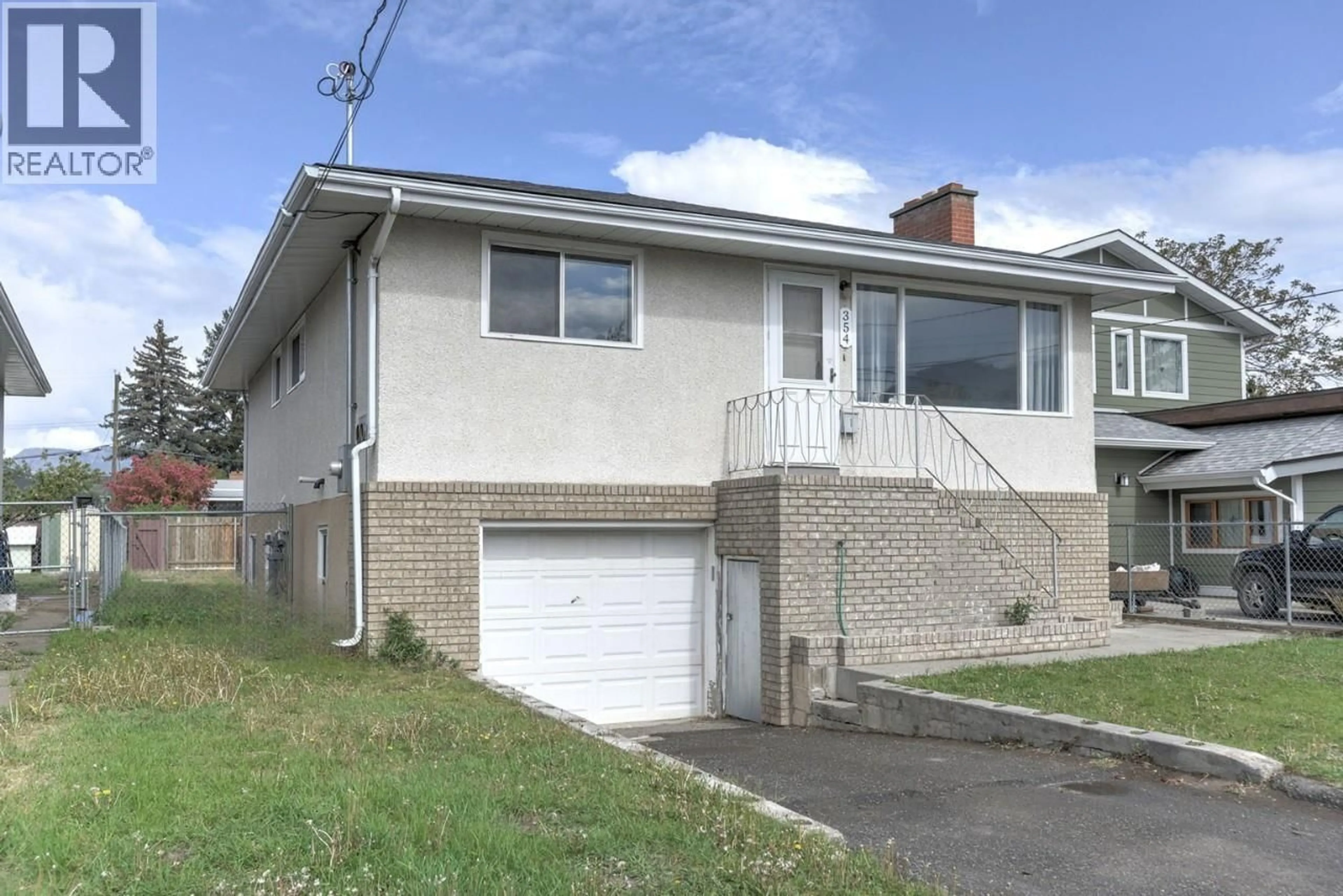Home with vinyl exterior material, street for 354 WILLOW STREET, Kamloops British Columbia V2B4C9
