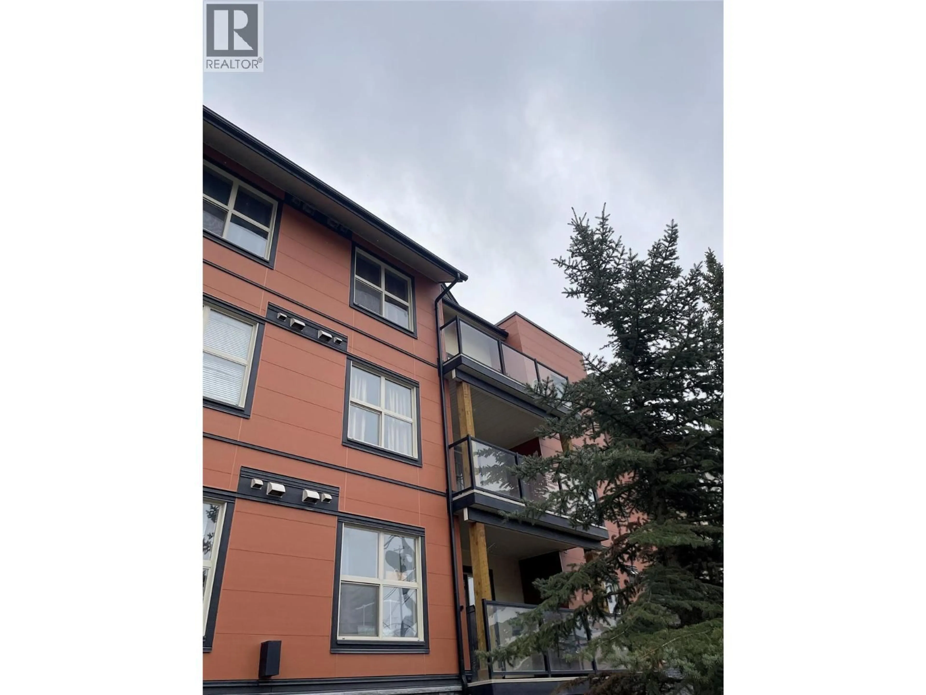 A pic from outside/outdoor area/front of a property/back of a property/a pic from drone, building for 407 - 4884 STANLEY STREET, Radium Hot Springs British Columbia V0A1M0