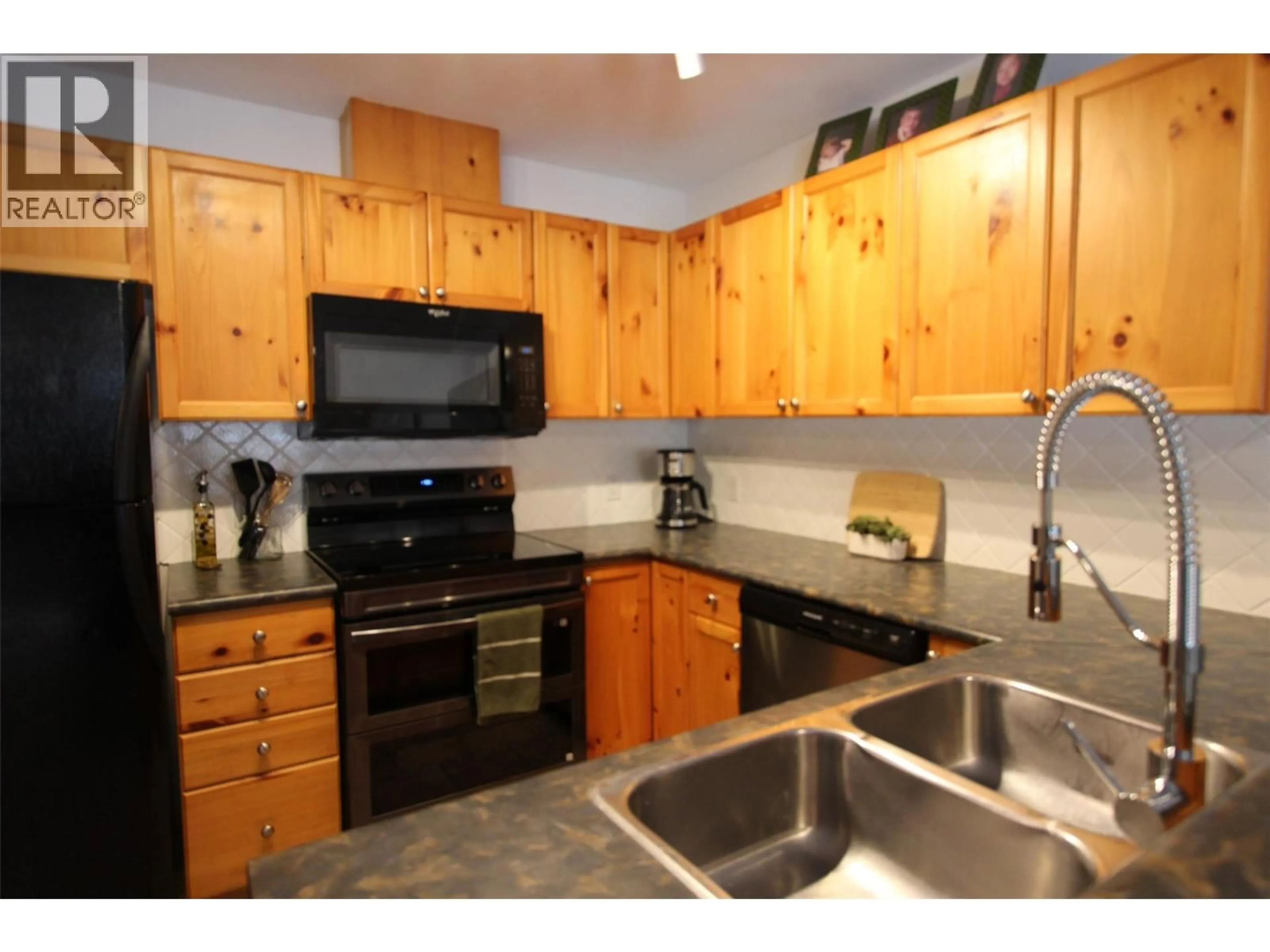 Standard kitchen, unknown for 102 34 RIVERMOUNT PLACE, Fernie British Columbia V0B1M7