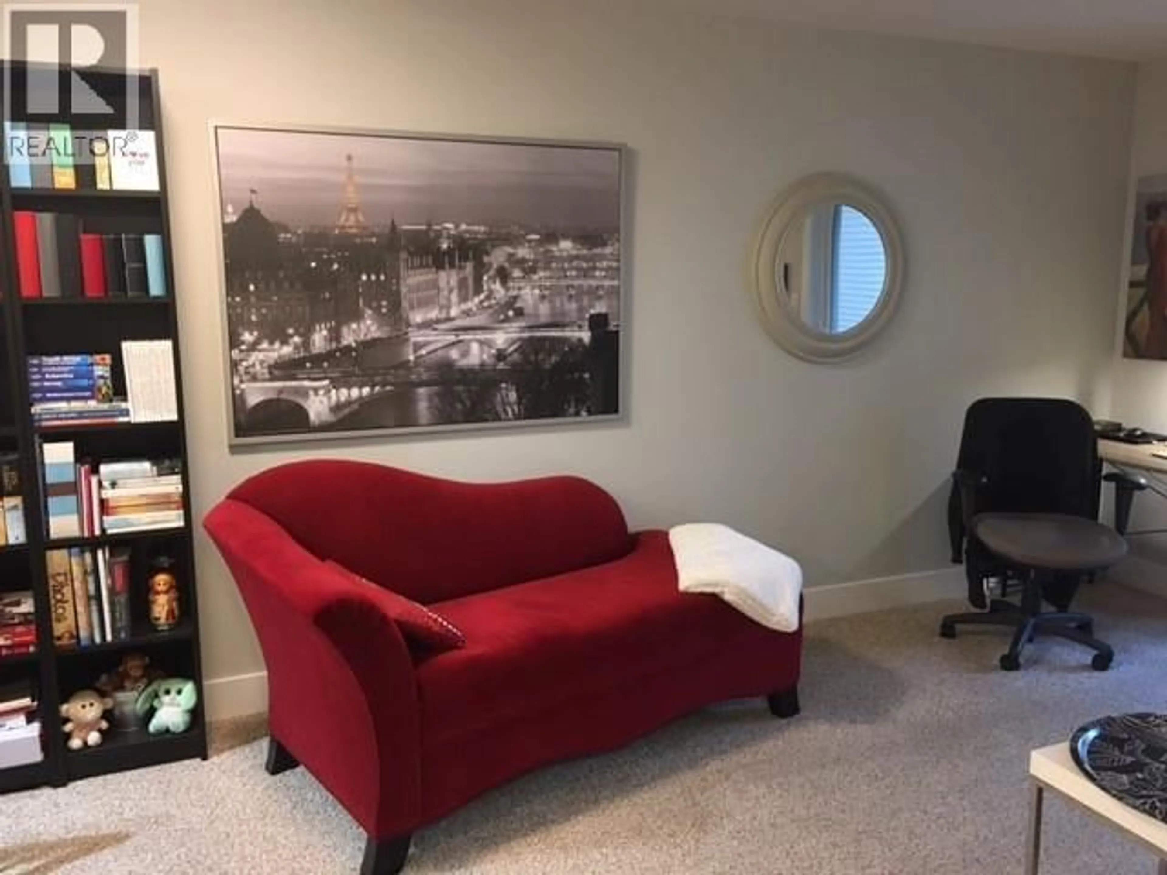 Living room with furniture, carpet floor for 301 - 256 HASTINGS AVENUE, Penticton British Columbia V2A2V6