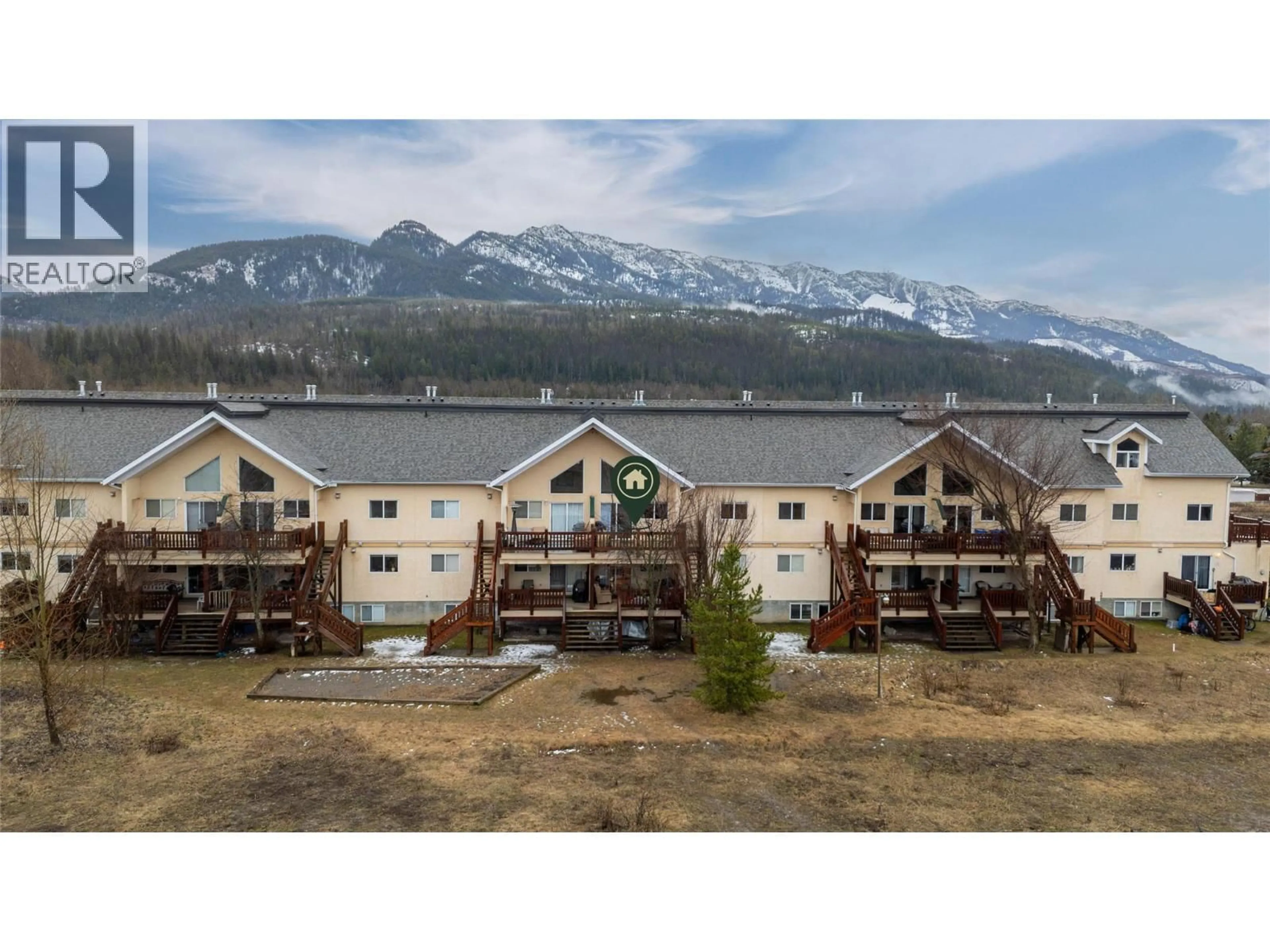 A pic from outside/outdoor area/front of a property/back of a property/a pic from drone, mountain view for 1225 - 1200 RIVERSIDE WAY, Fernie British Columbia V0B1M7