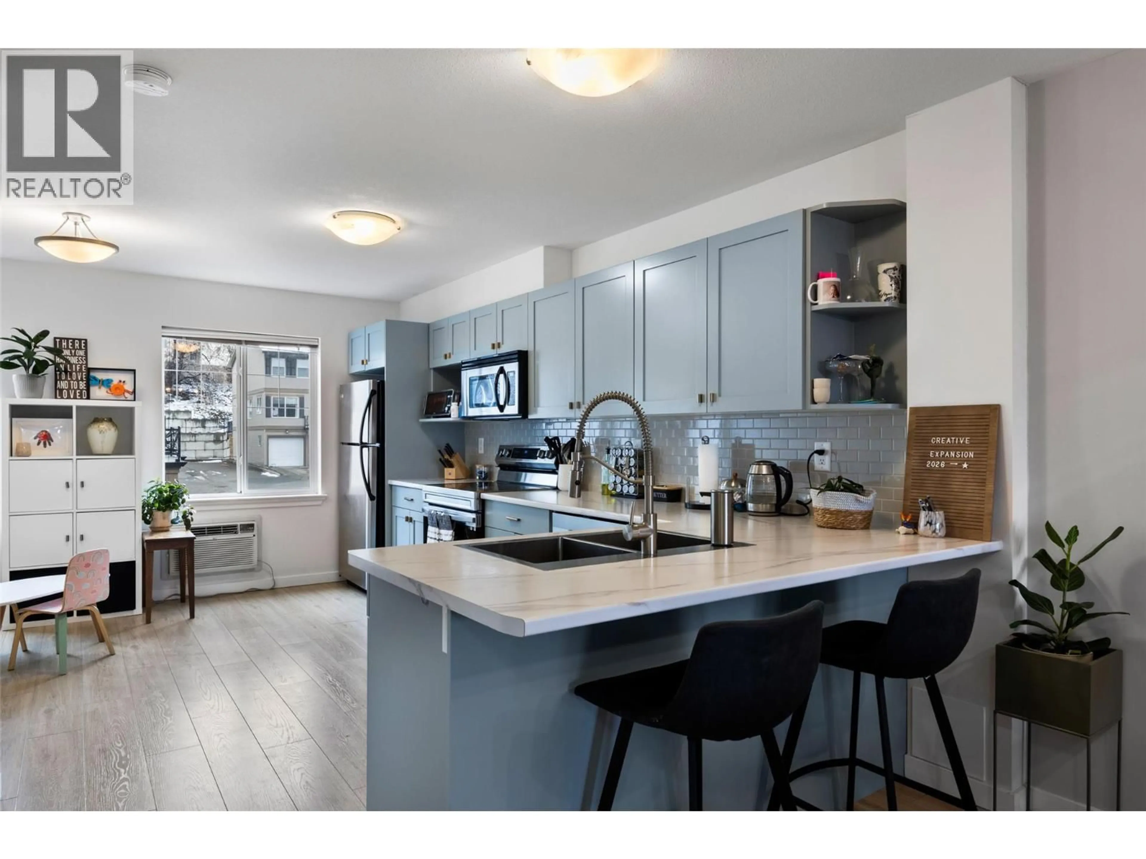 Open concept kitchen, unknown for 49 - 1970 BRAEVIEW PLACE, Kamloops British Columbia V1S0A2