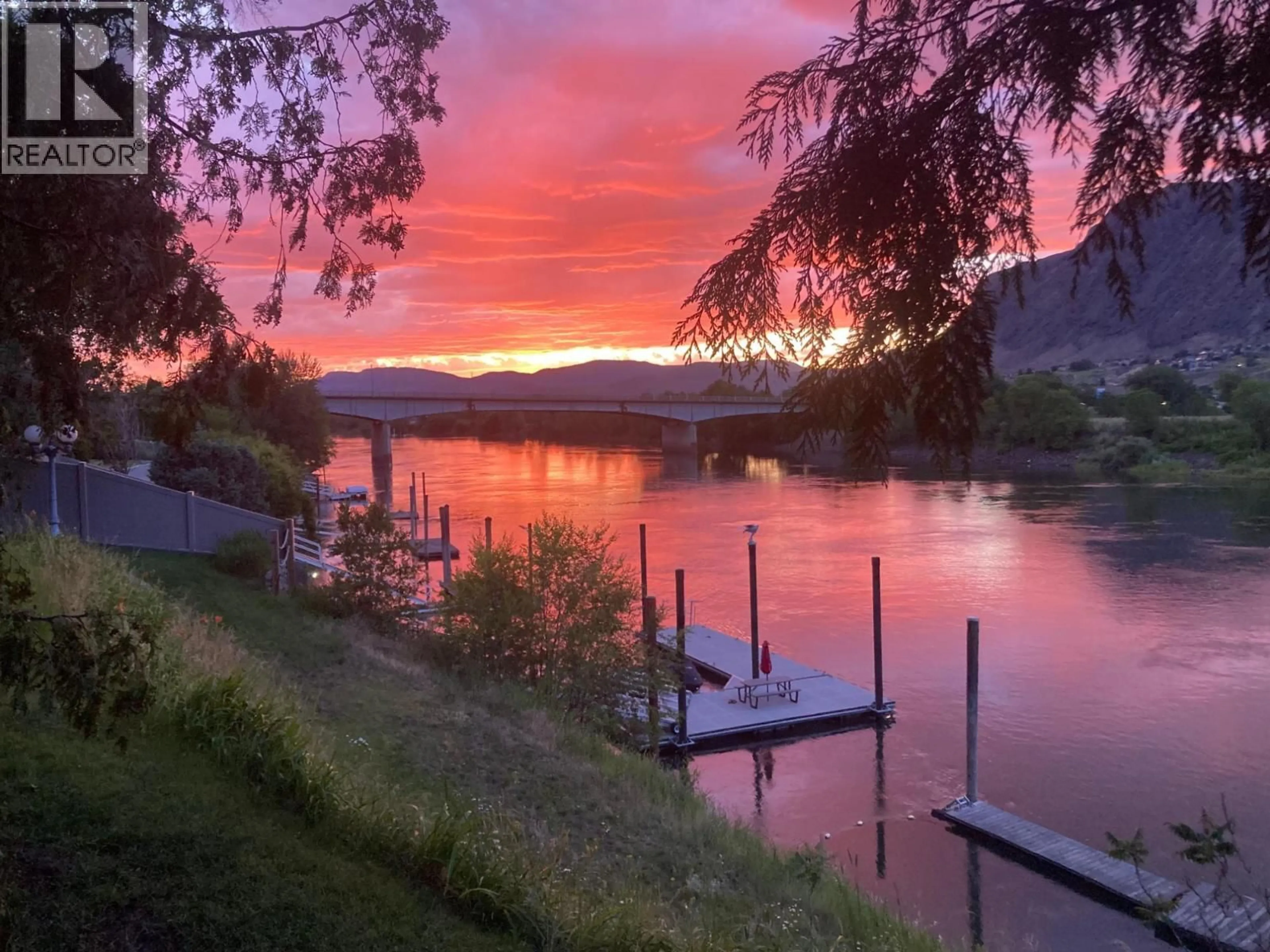 Blurry image for 1590 LORNE STREET EAST, Kamloops British Columbia V2C1X6