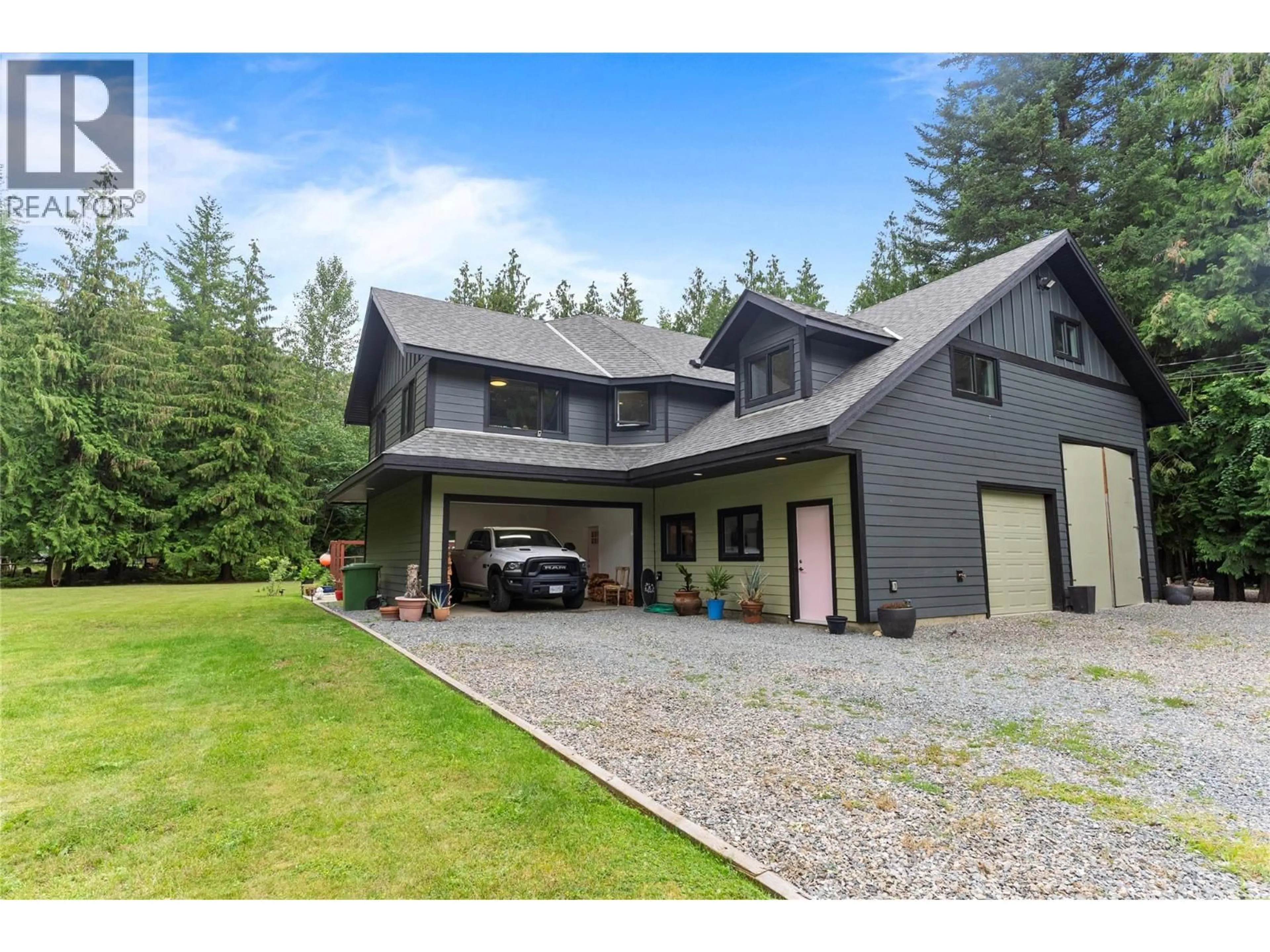 A pic from outside/outdoor area/front of a property/back of a property/a pic from drone, unknown for 4037 SANTA ROAD, Scotch Creek British Columbia V0E1M5