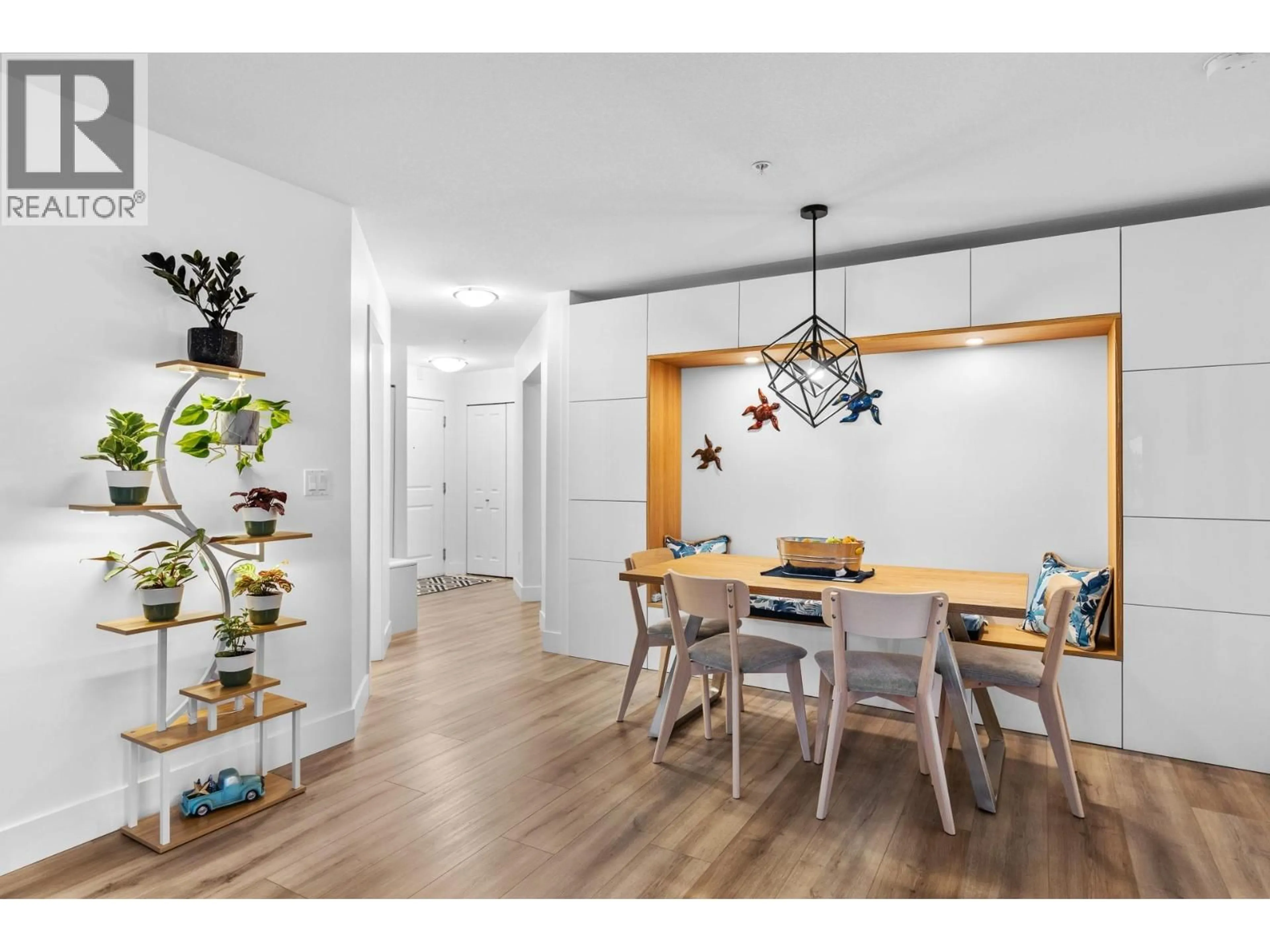 Dining room, wood/laminate floor for 115 - 555 YATES ROAD, Kelowna British Columbia V1V2V2