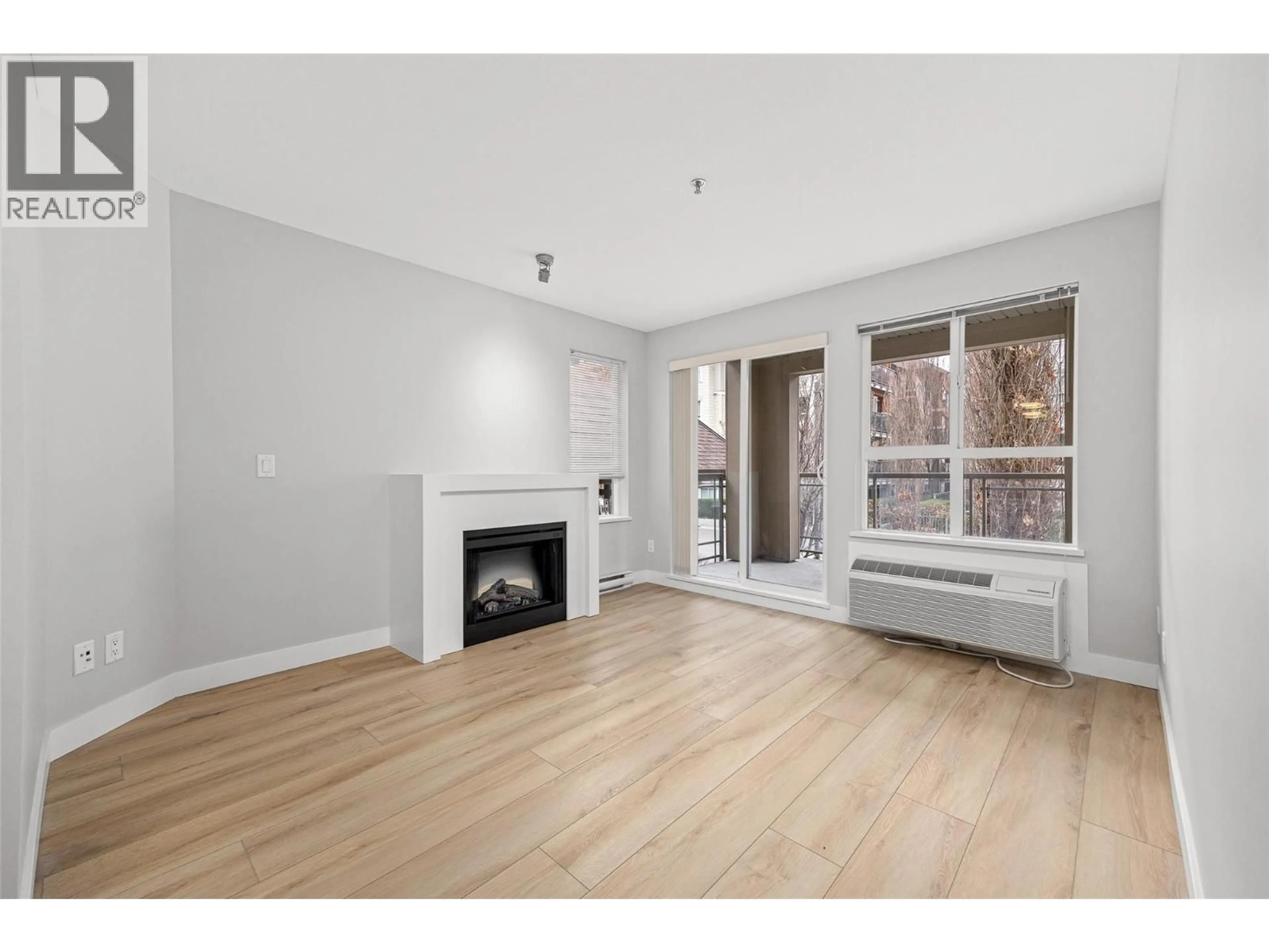 A pic of a room for 237 - 1099 SUNSET DRIVE, Kelowna British Columbia V1Y9Z2