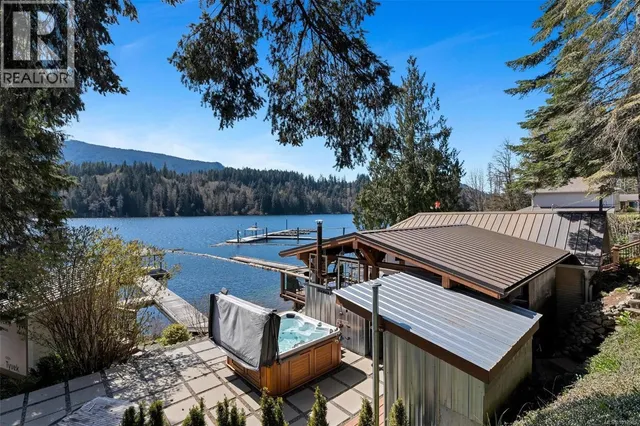 8624 NORTH SHORE ROAD, Lake Cowichan 3