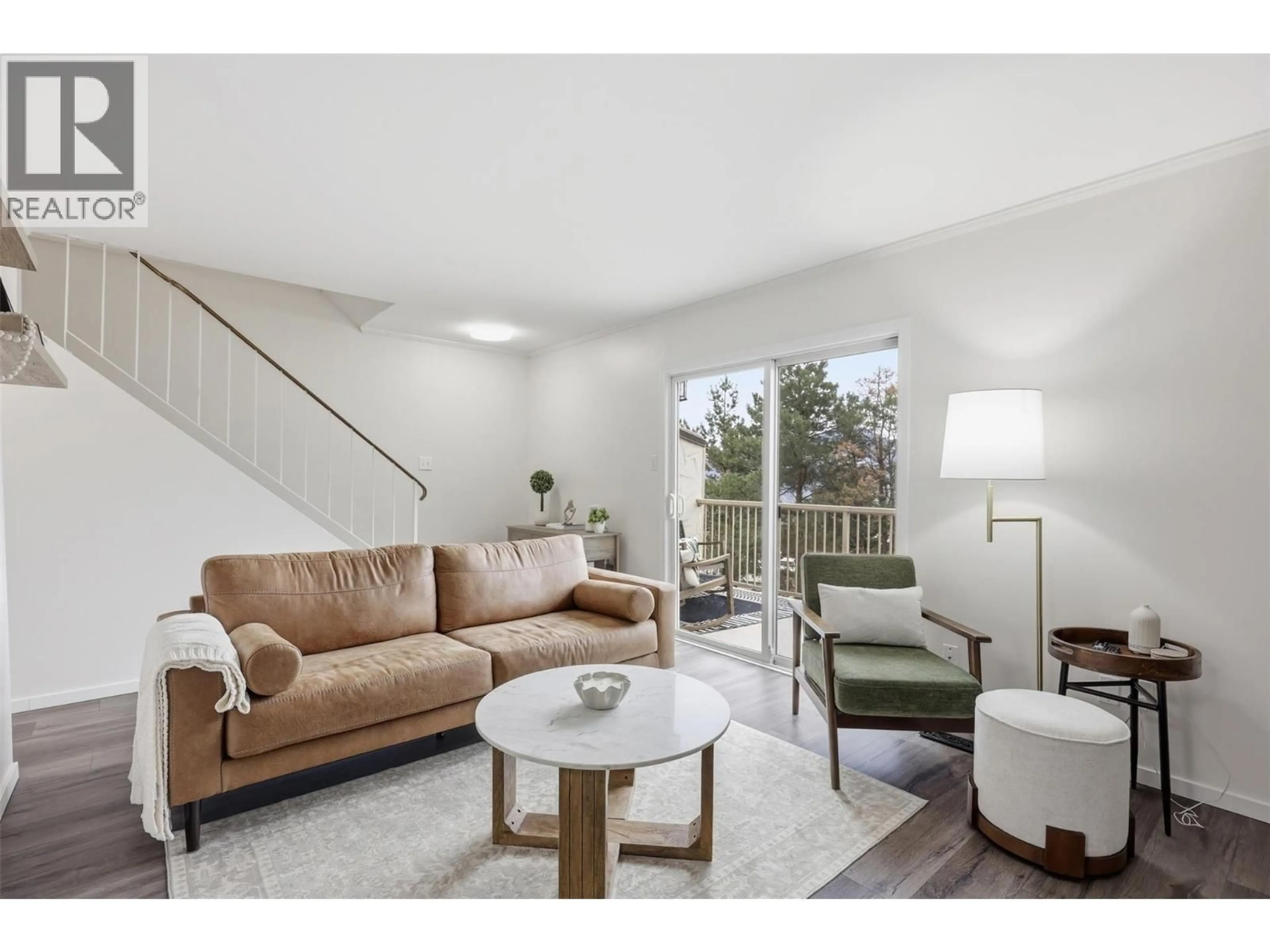 Living room with furniture, unknown for 24 - 1469 SPRINGHILL DRIVE, Kamloops British Columbia V2E1H5