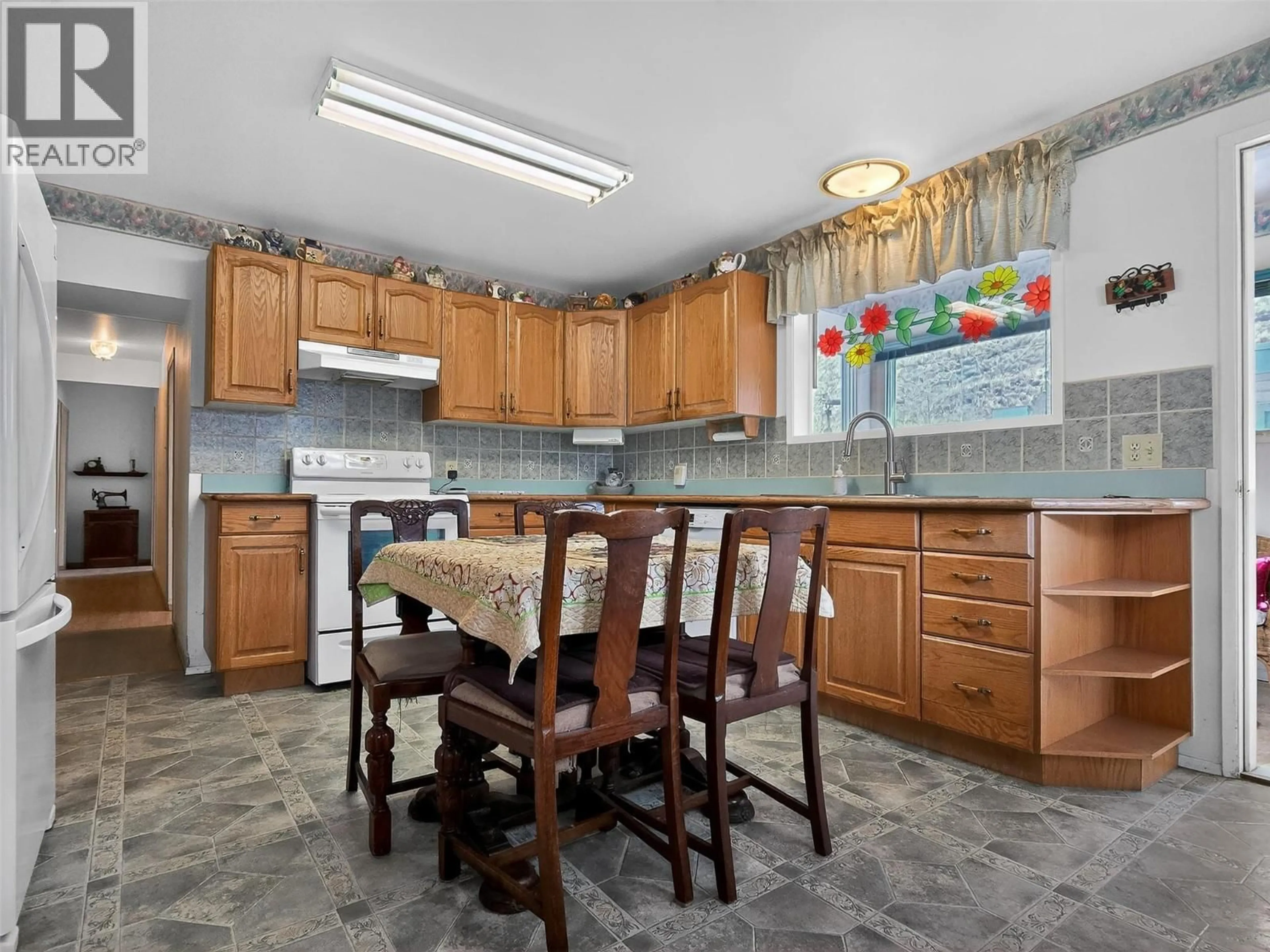 Standard kitchen, ceramic/tile floor for 124 97C HIGHWAY, Ashcroft British Columbia V0K1A0