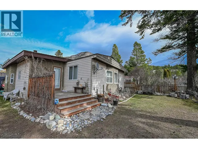 4981 SPRUCE AVENUE, Canal Flats 2