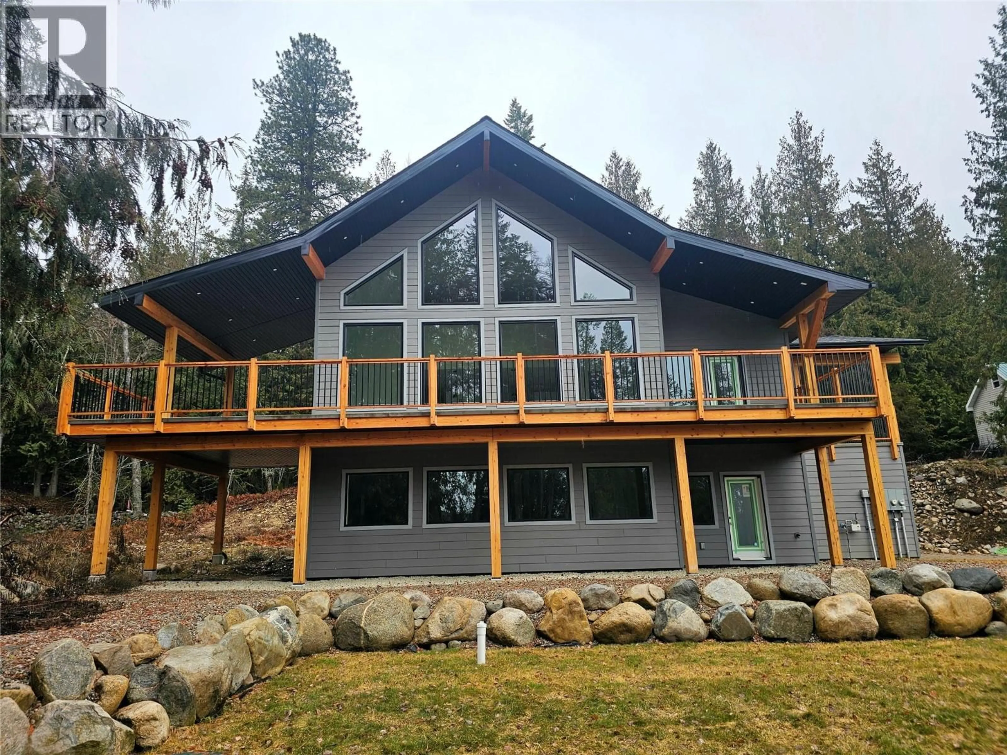 Home with vinyl exterior material, water/lake/river/ocean view for 2801 HARLOW ROAD, Nelson British Columbia V1L6L3