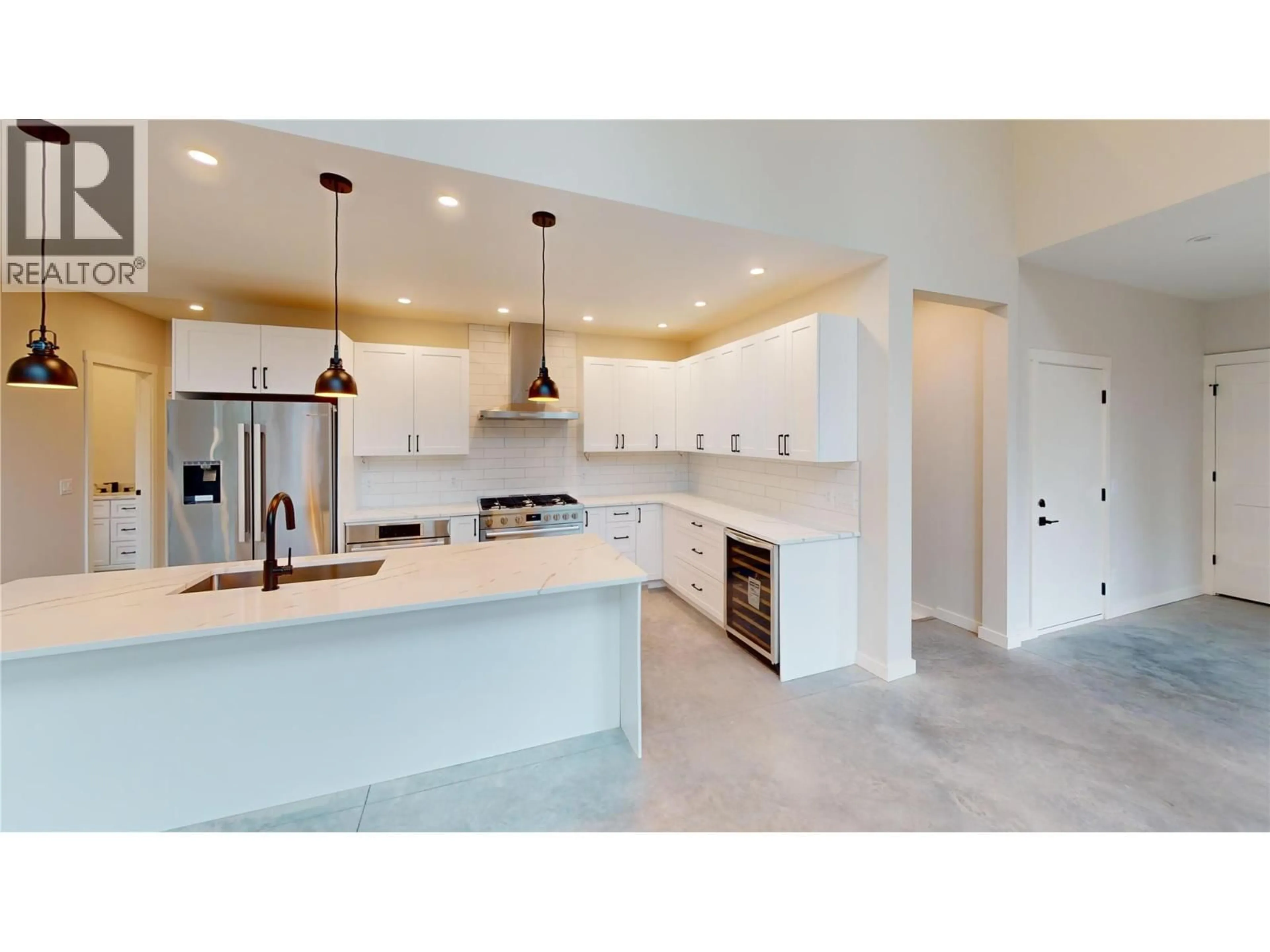Open concept kitchen, ceramic/tile floor for 2801 HARLOW ROAD, Nelson British Columbia V1L6L3