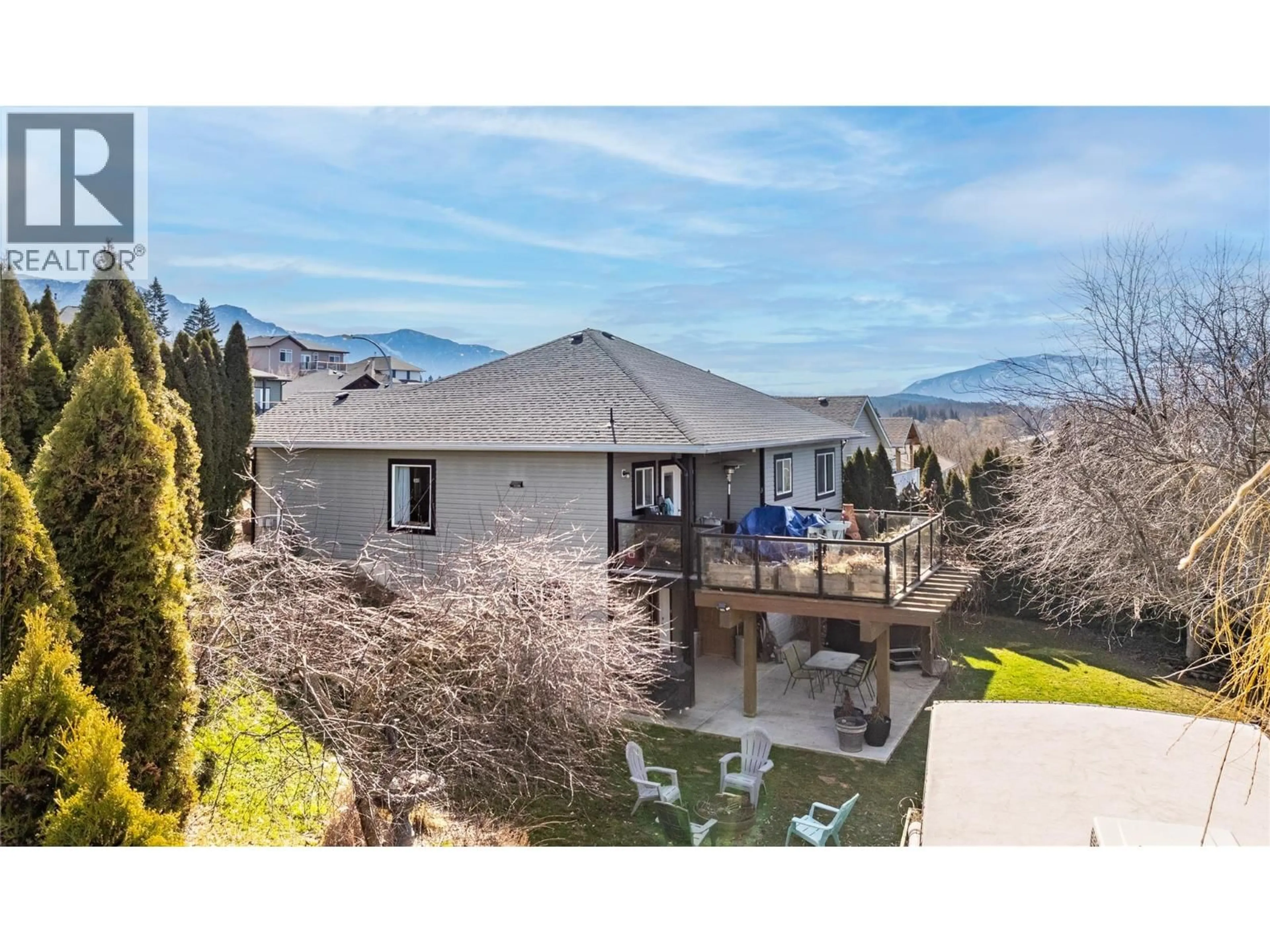 A pic from outside/outdoor area/front of a property/back of a property/a pic from drone, mountain view for 235 3RD AVENUE SOUTH, Creston British Columbia V0B1G3